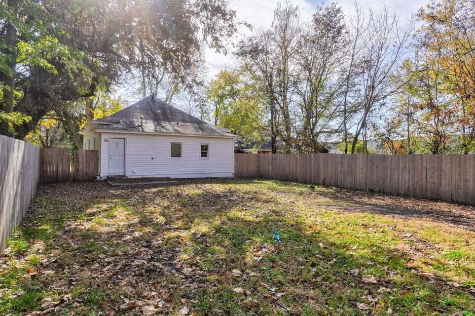 1131 West Pacific Street Property Photo 18