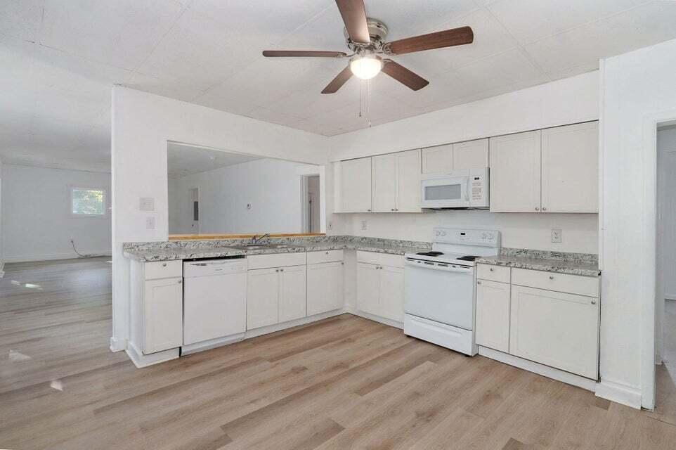 1131 West Pacific Street Property Photo 21