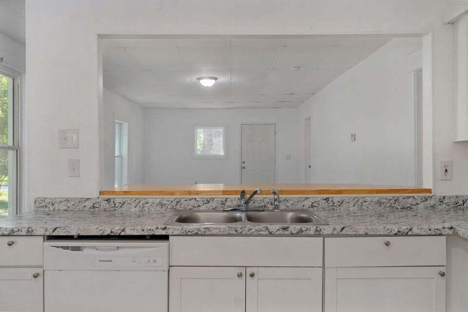 1131 West Pacific Street Property Photo 22