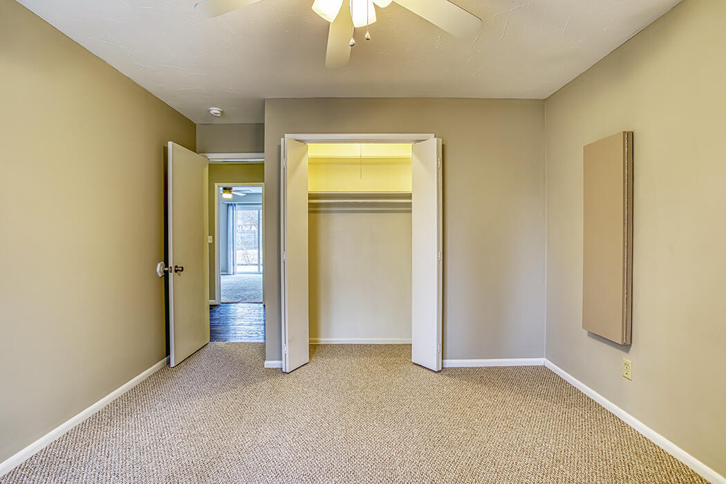 1948 East Meadow Drive Property Photo 11