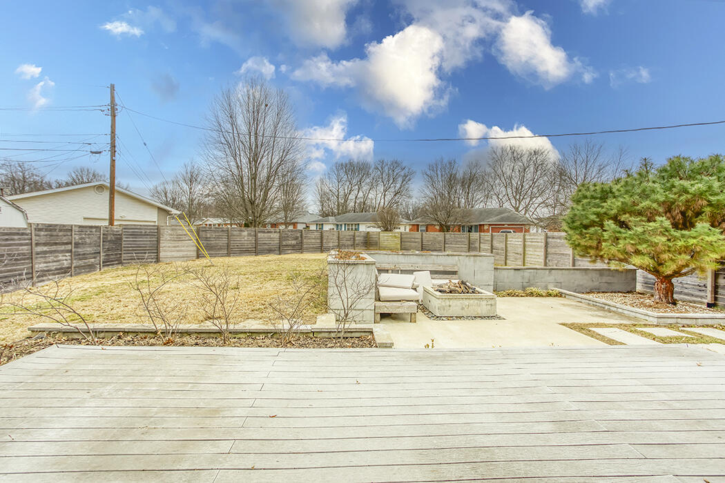 1948 East Meadow Drive Property Photo 22