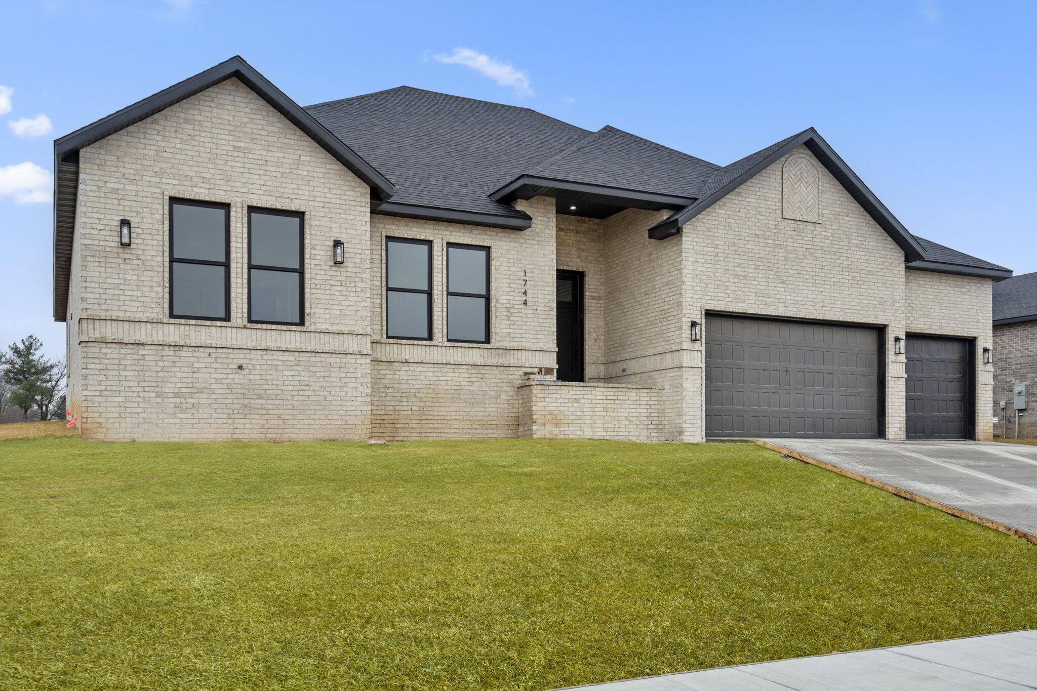 1744 East Cobblestone Drive Property Photo 2