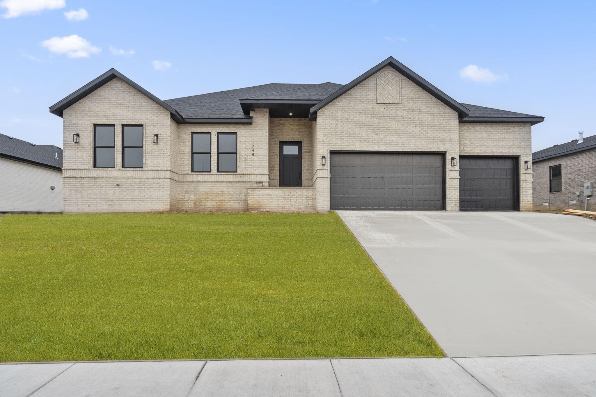 1744 East Cobblestone Drive Property Photo 3