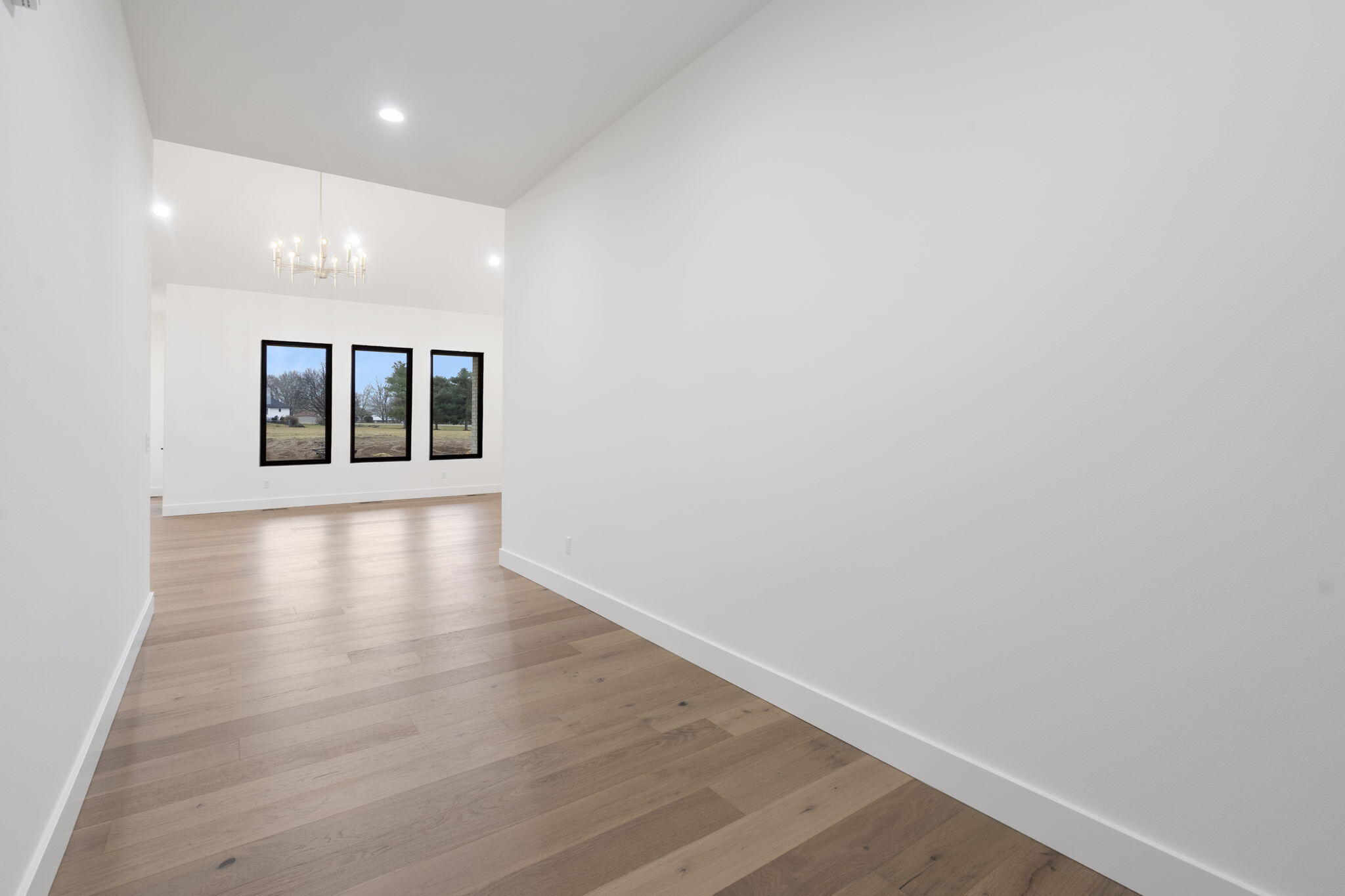 1744 East Cobblestone Drive Property Photo 4