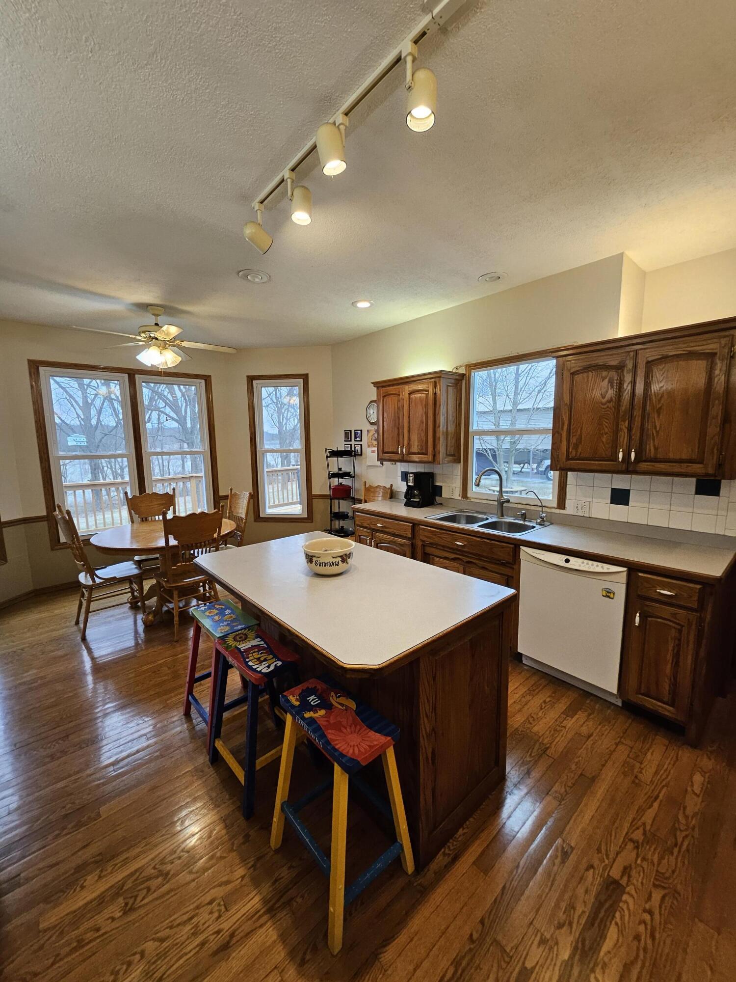 8268 Lawrence 2194 Property Photo 10