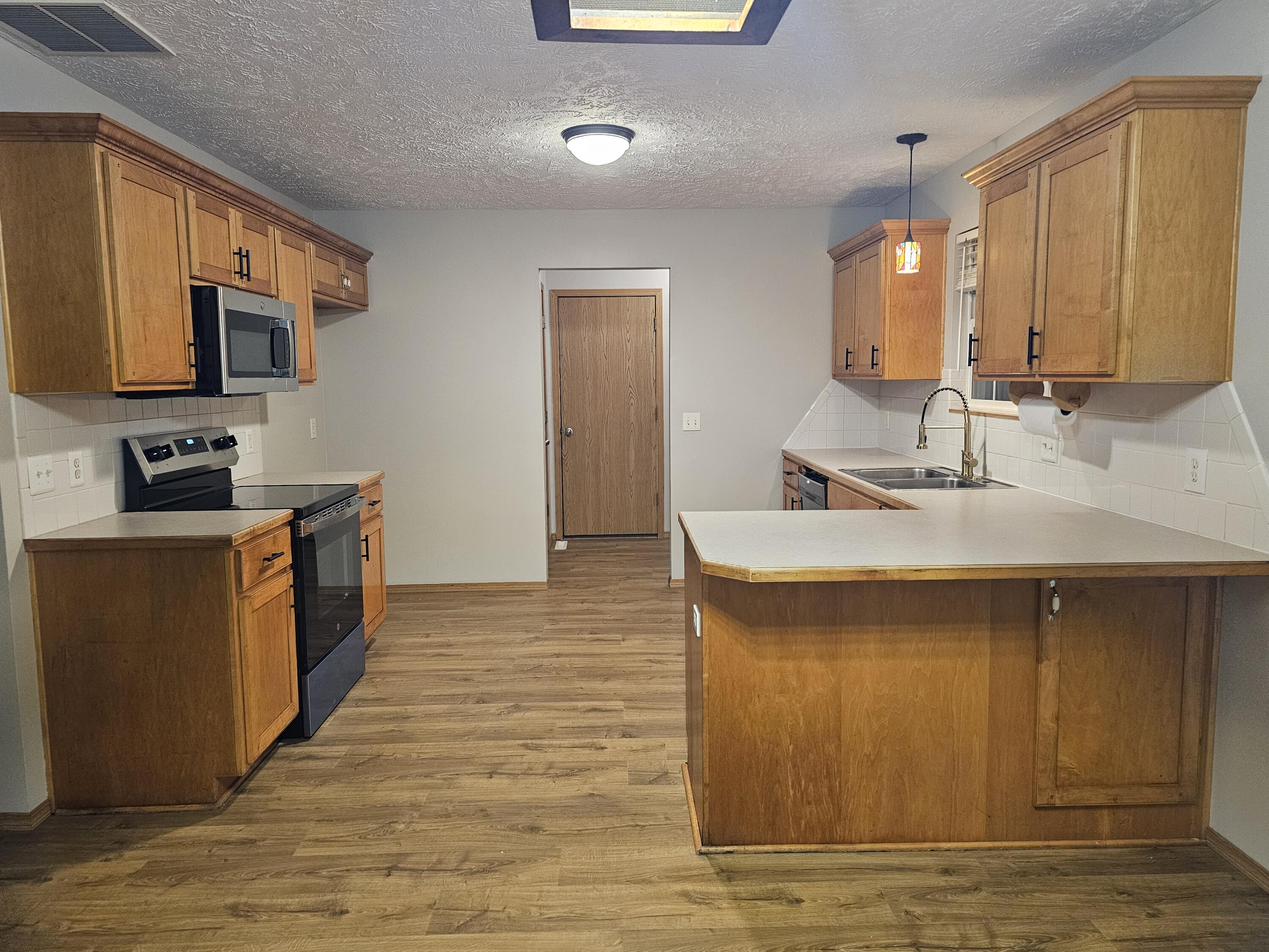 791 Saratoga Road Property Photo 9