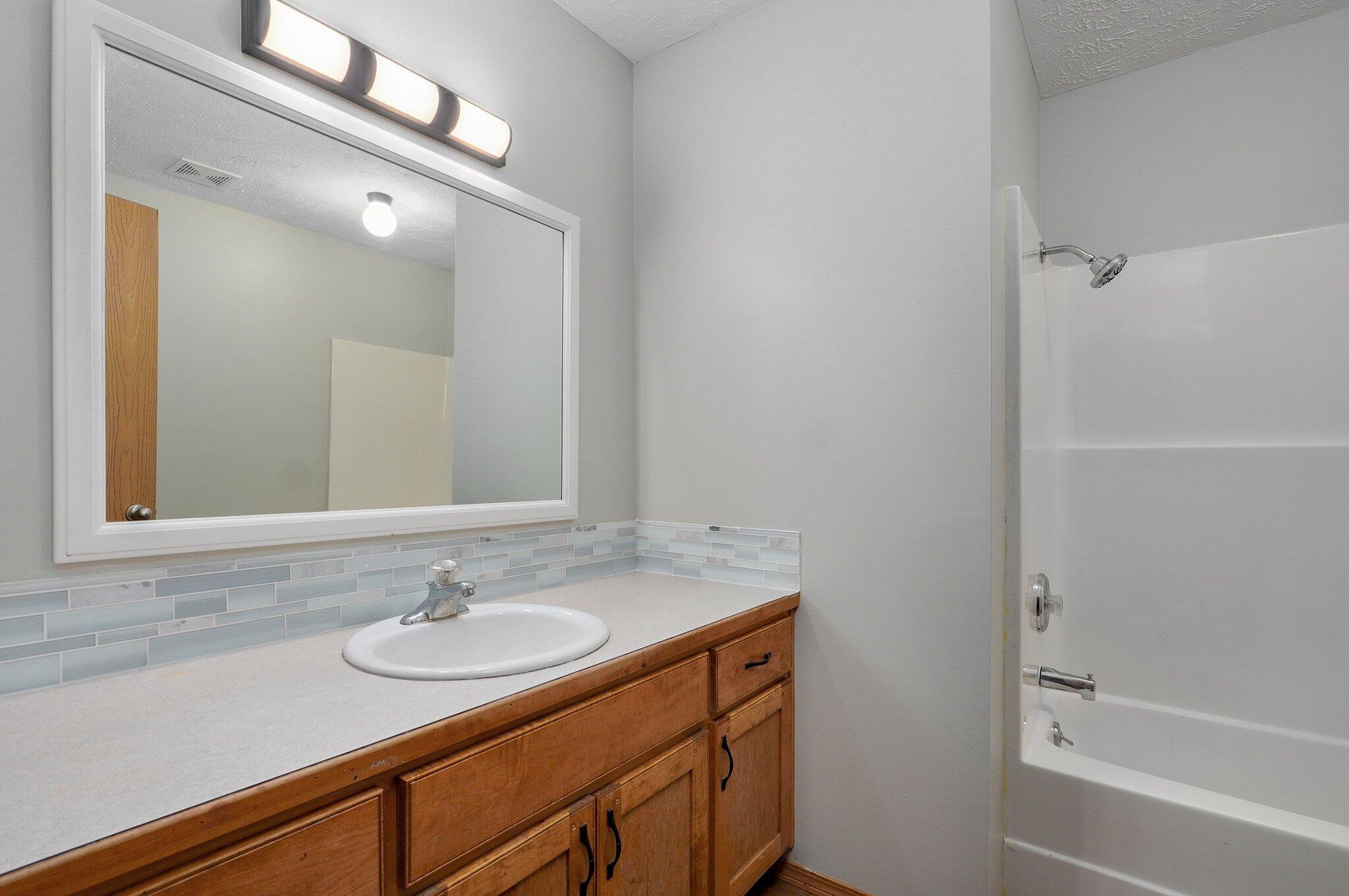 791 Saratoga Road Property Photo 11