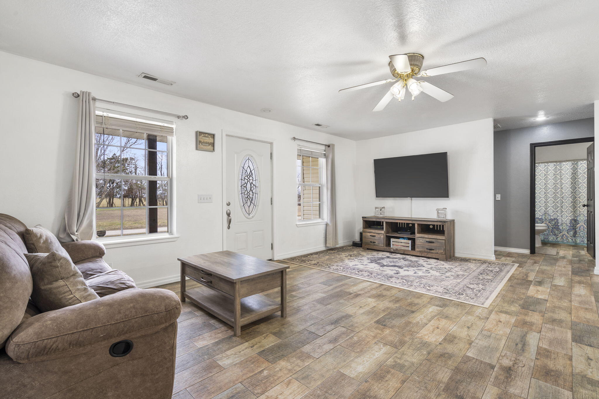 21204 Betty Boulevard Property Photo 6