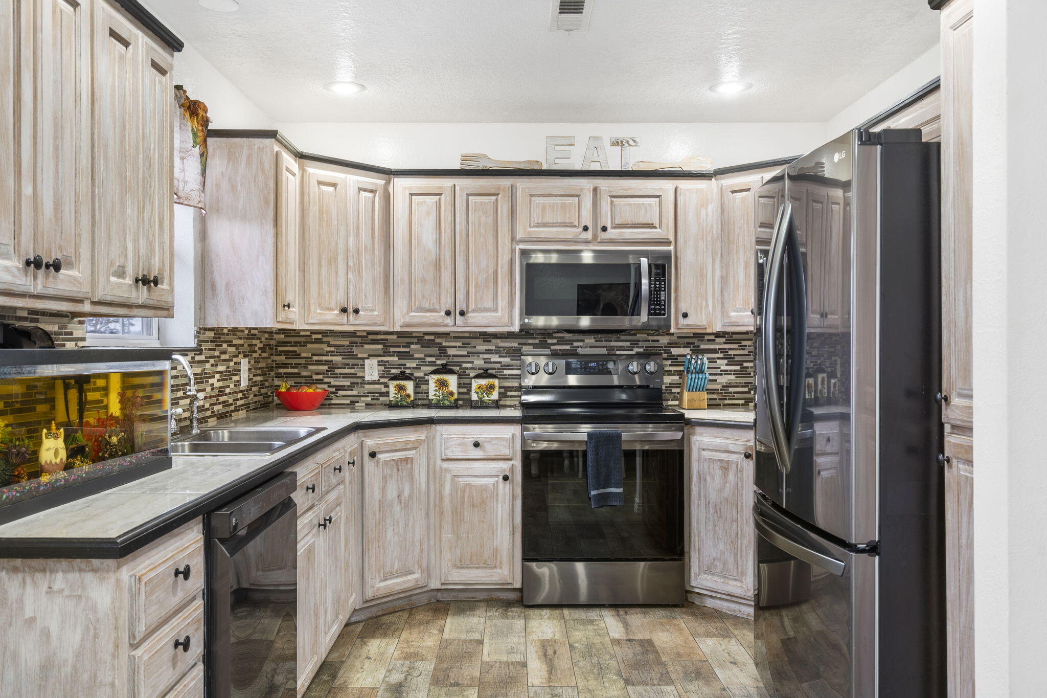 21204 Betty Boulevard Property Photo 9