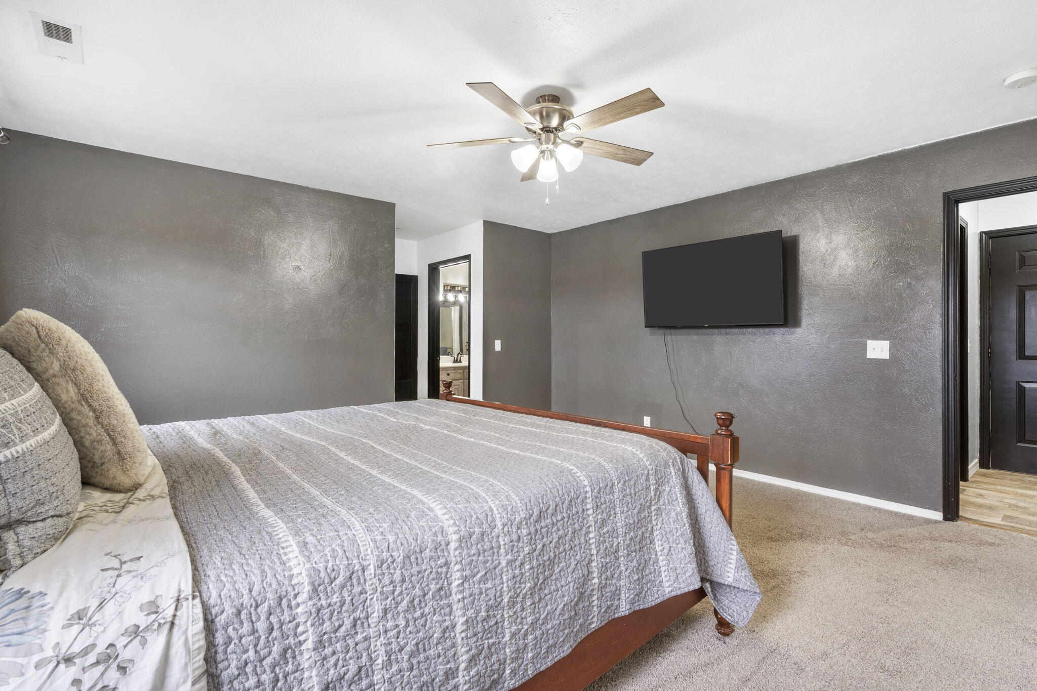 21204 Betty Boulevard Property Photo 14