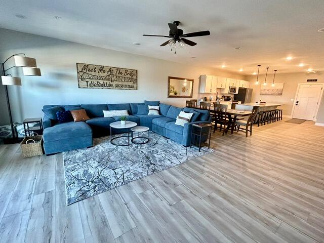 155 Settlers Cove Property Photo 5