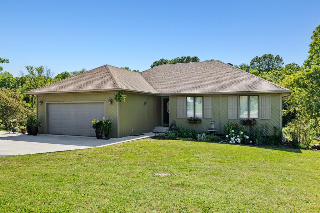 524 Twin Lakes Drive Property Photo 2