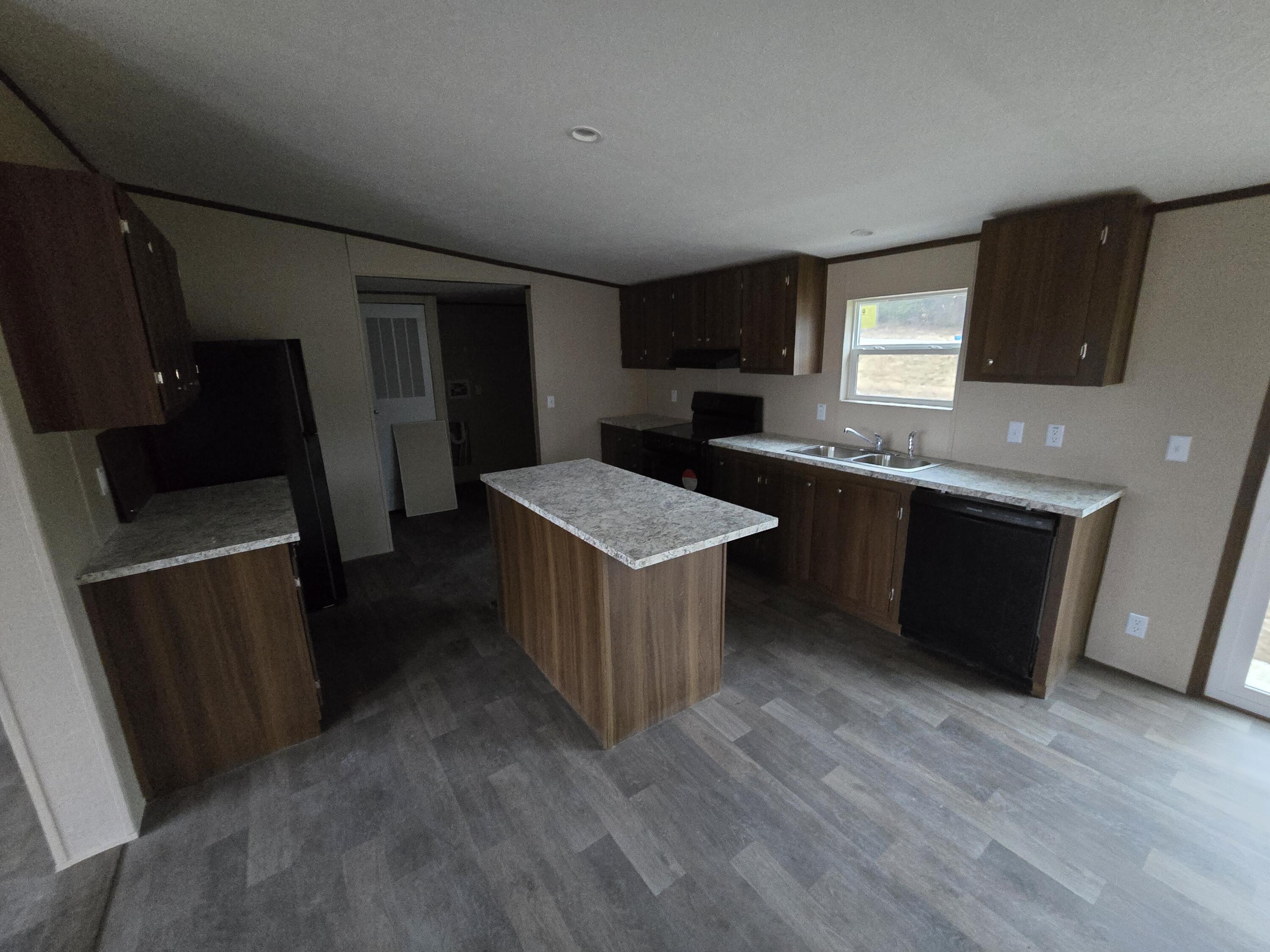 508 Tri-lakes Road Property Photo 4