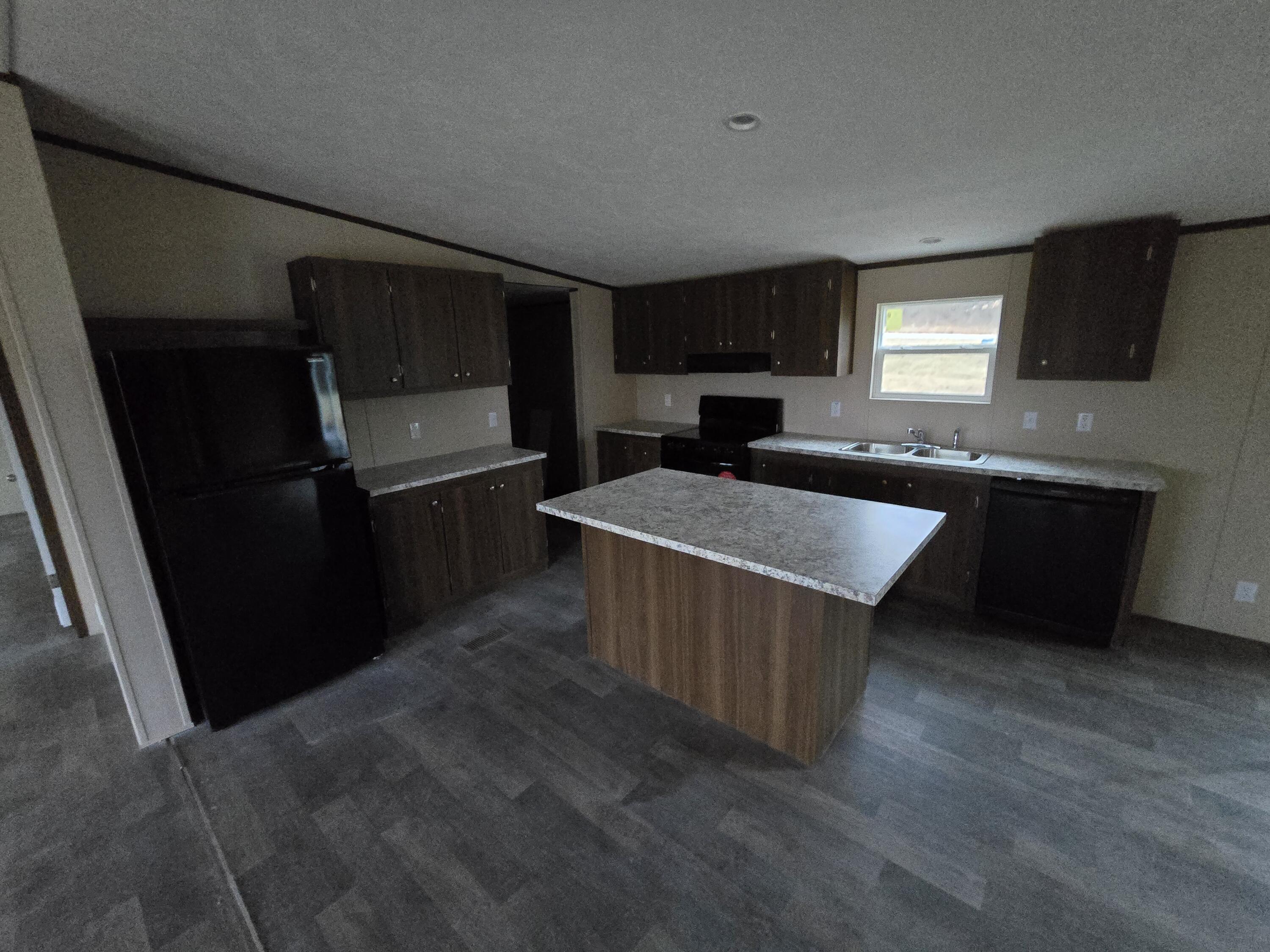510 Tri-lakes Road Property Photo 3