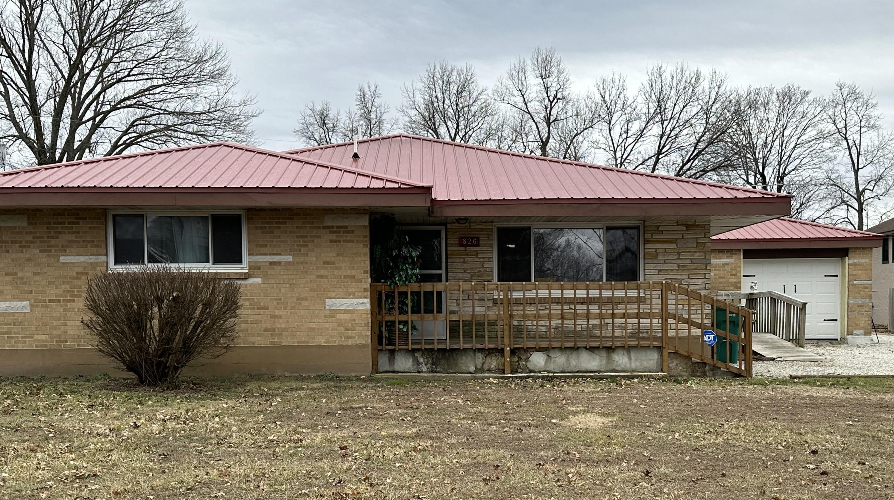 826 East Dorris Avenue Property Photo