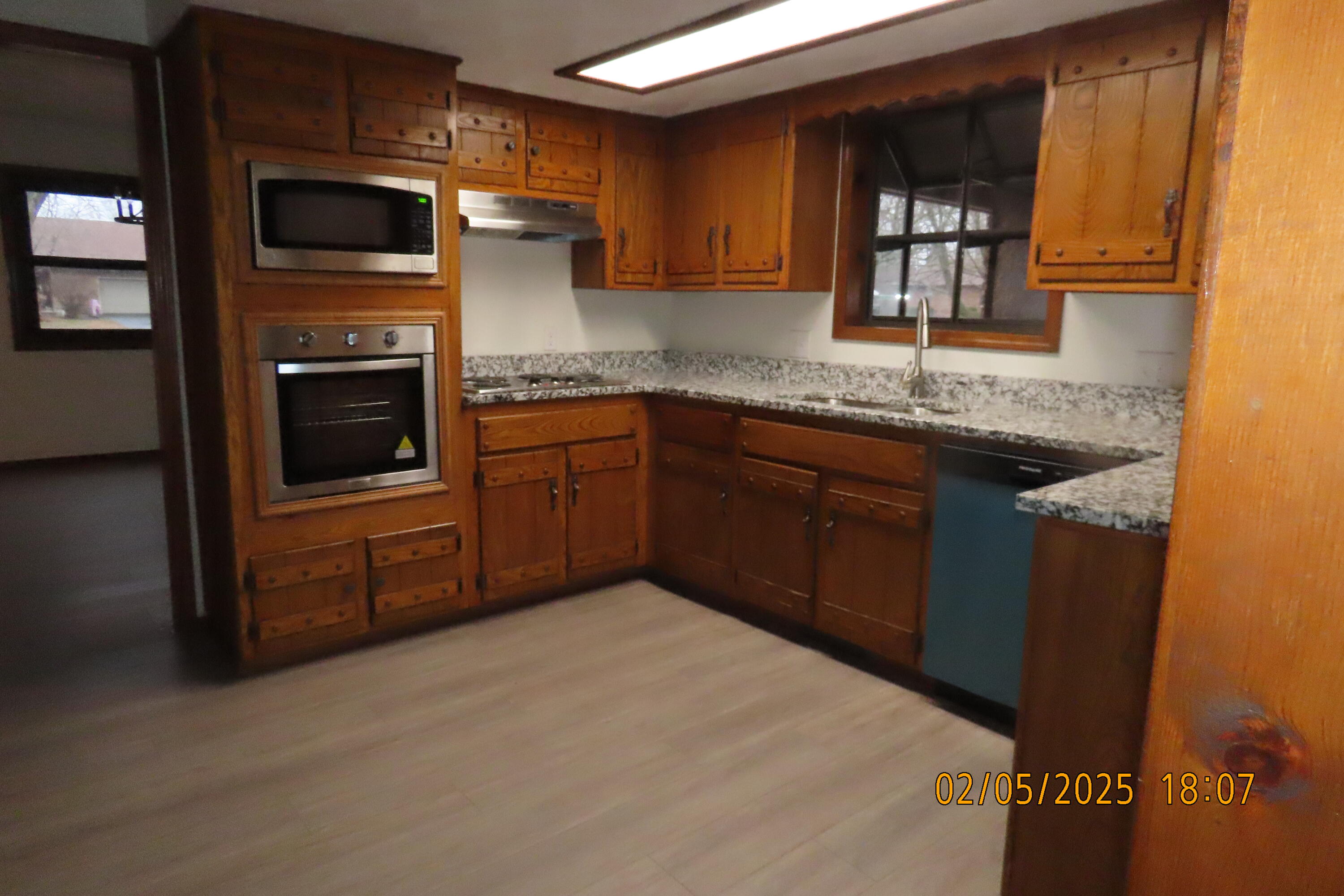 619 East Wilson Street Property Photo 7