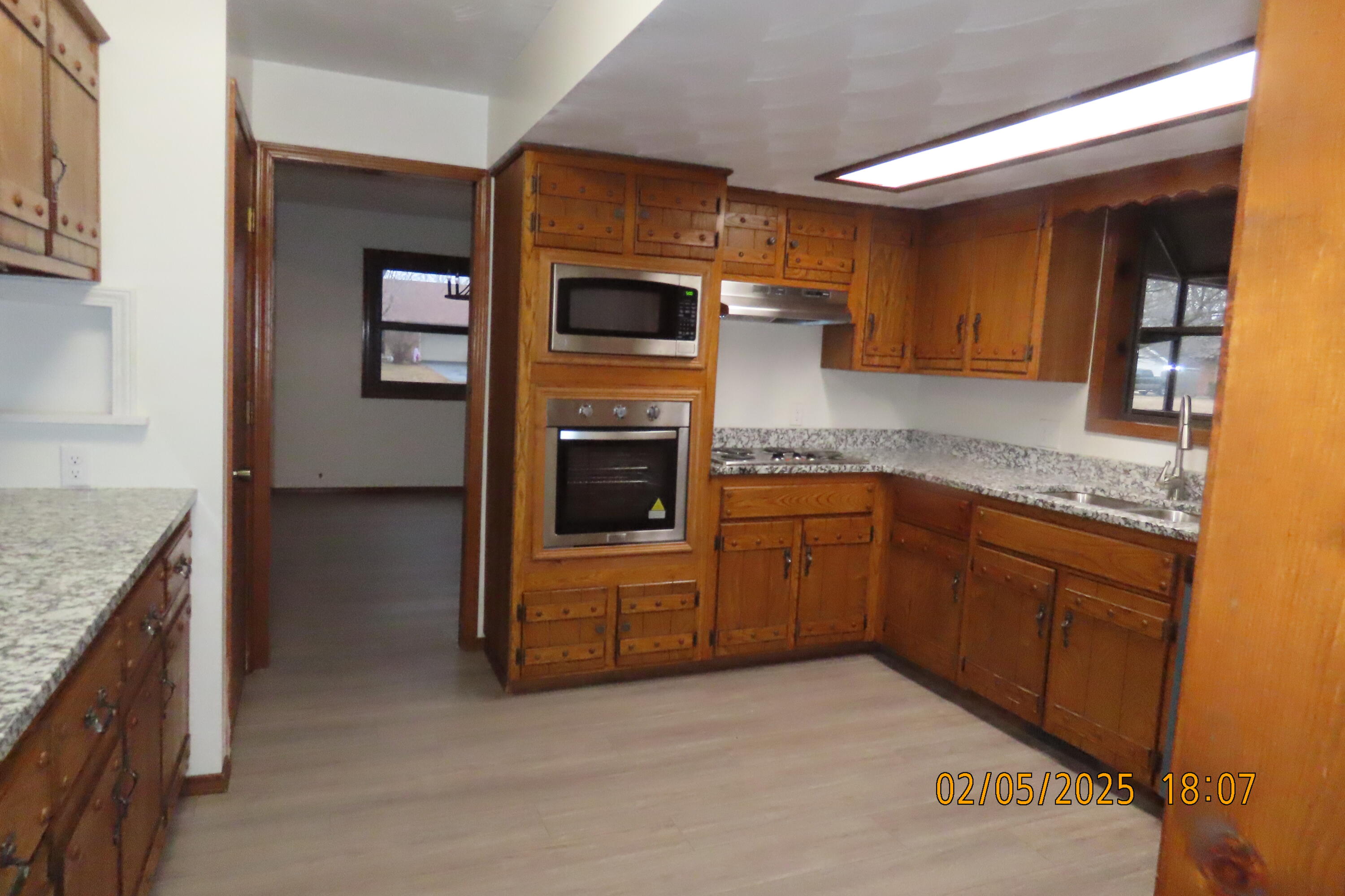 619 East Wilson Street Property Photo 9