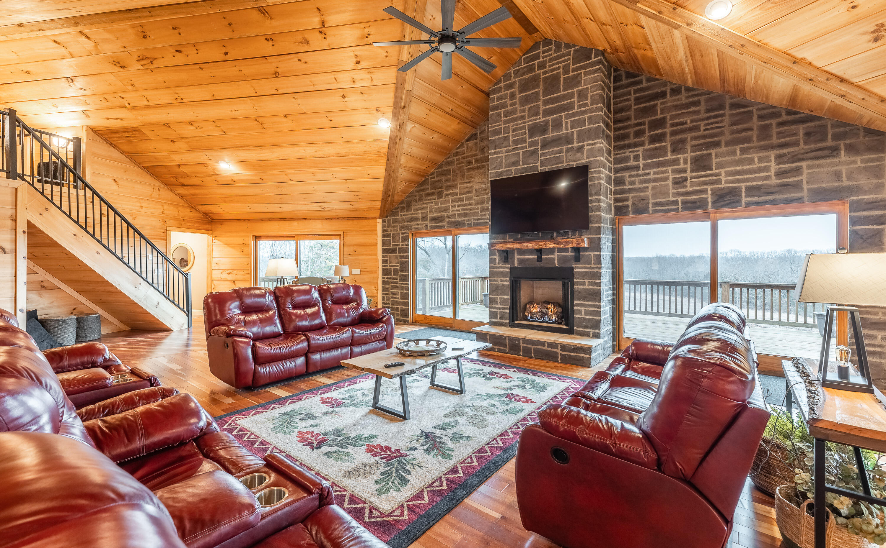 6552 High Point Road Property Photo 11