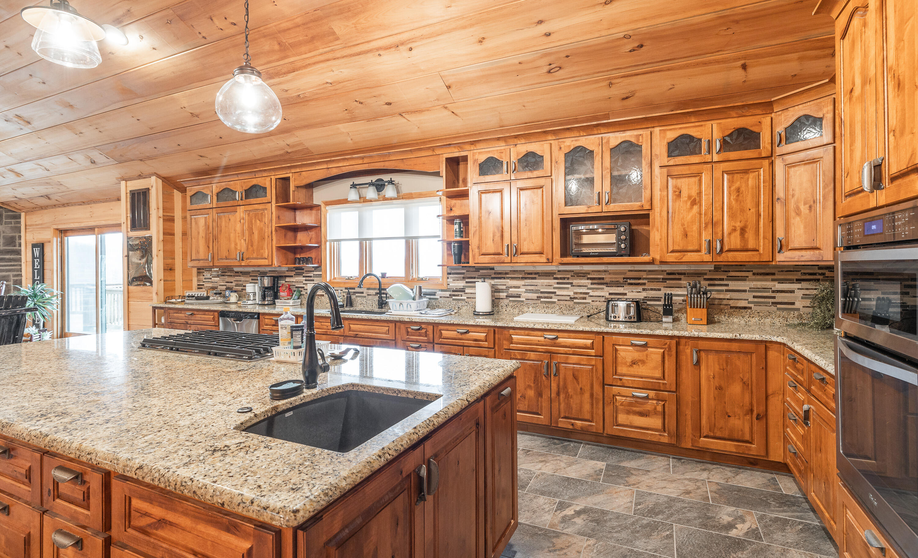 6552 High Point Road Property Photo 16