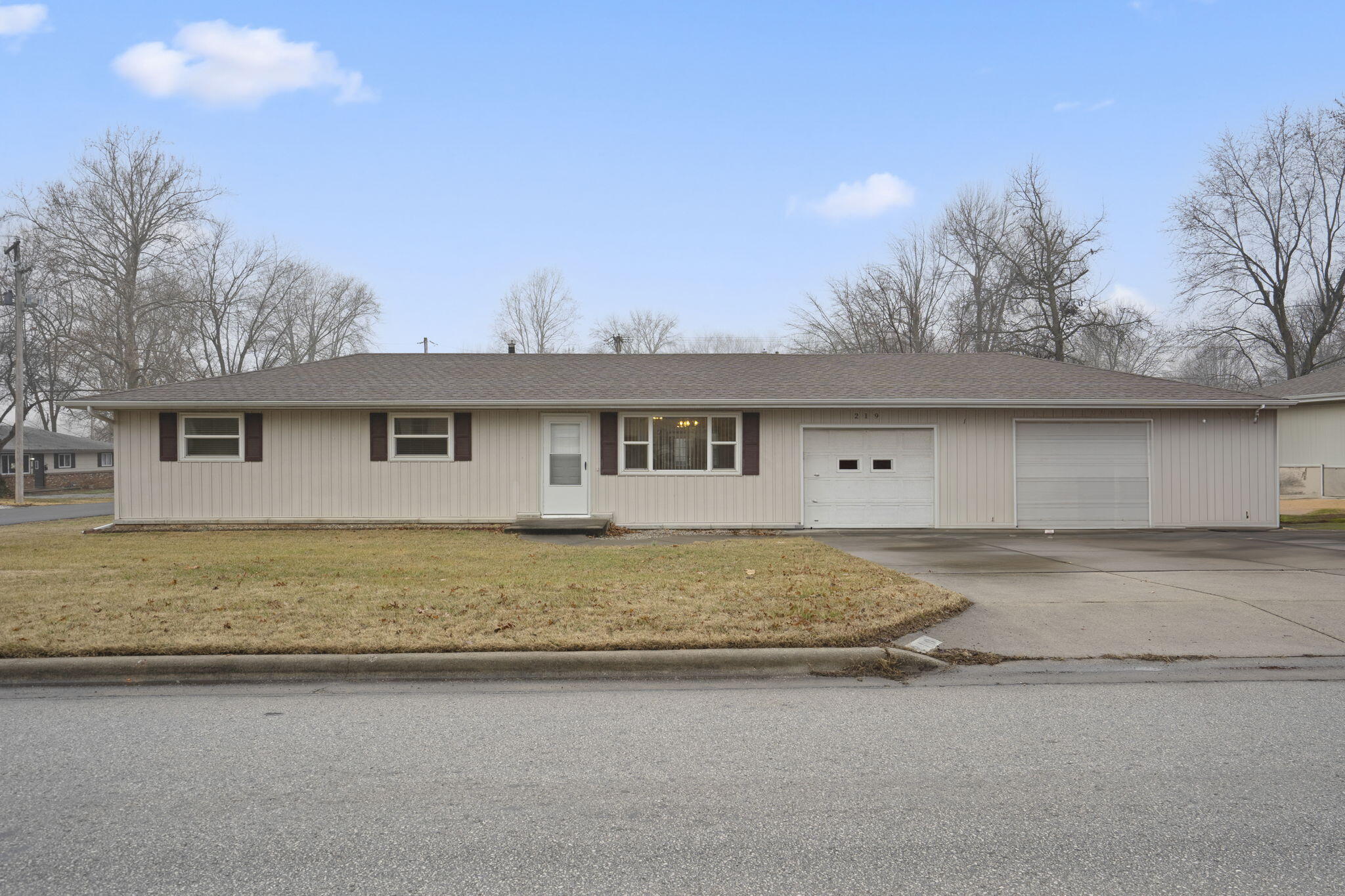 219 South Lynn Avenue Property Photo 3