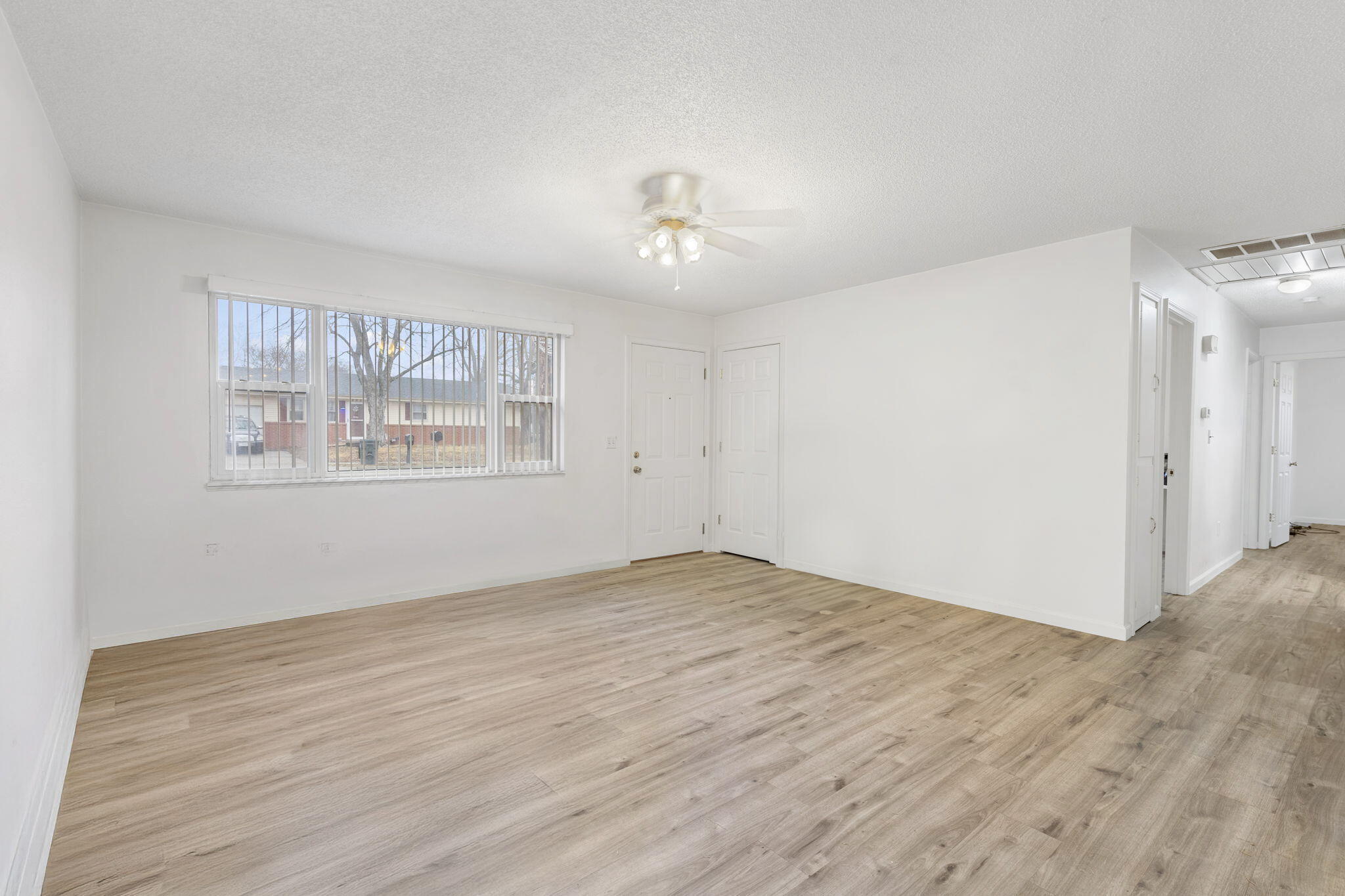 219 South Lynn Avenue Property Photo 9