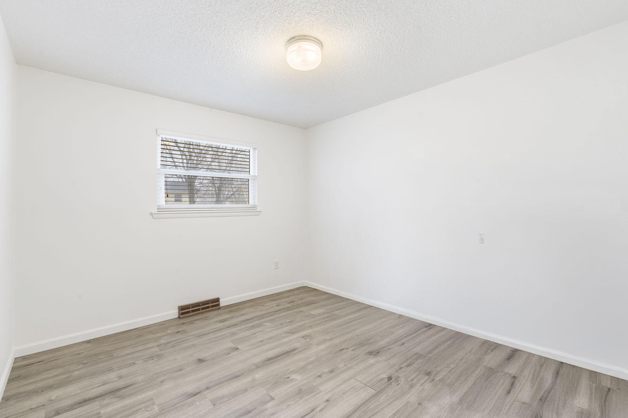 219 South Lynn Avenue Property Photo 21