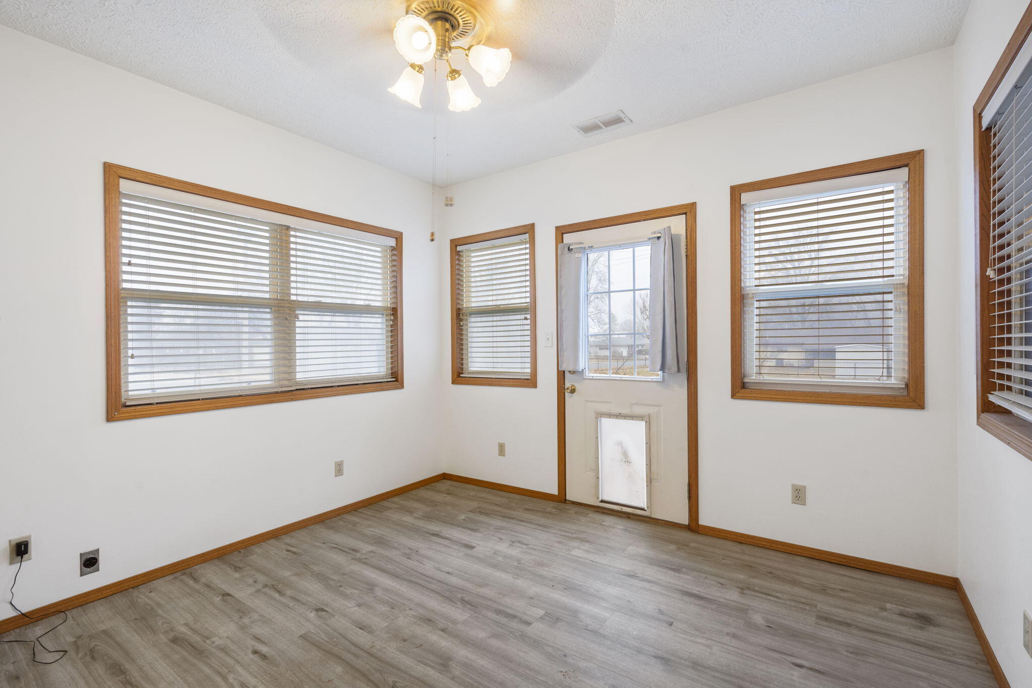 219 South Lynn Avenue Property Photo 23
