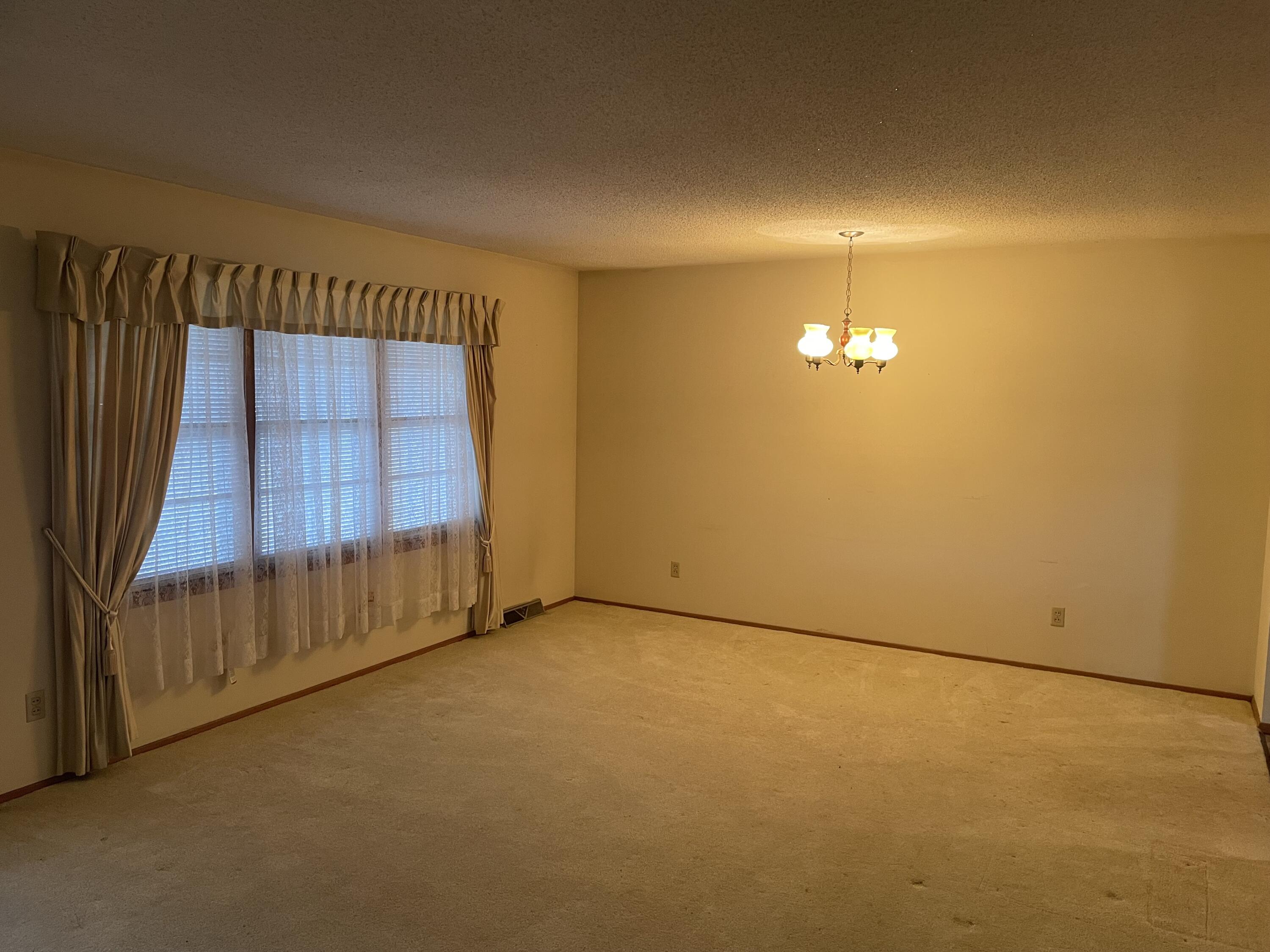 2010 Highland Street Property Photo 5