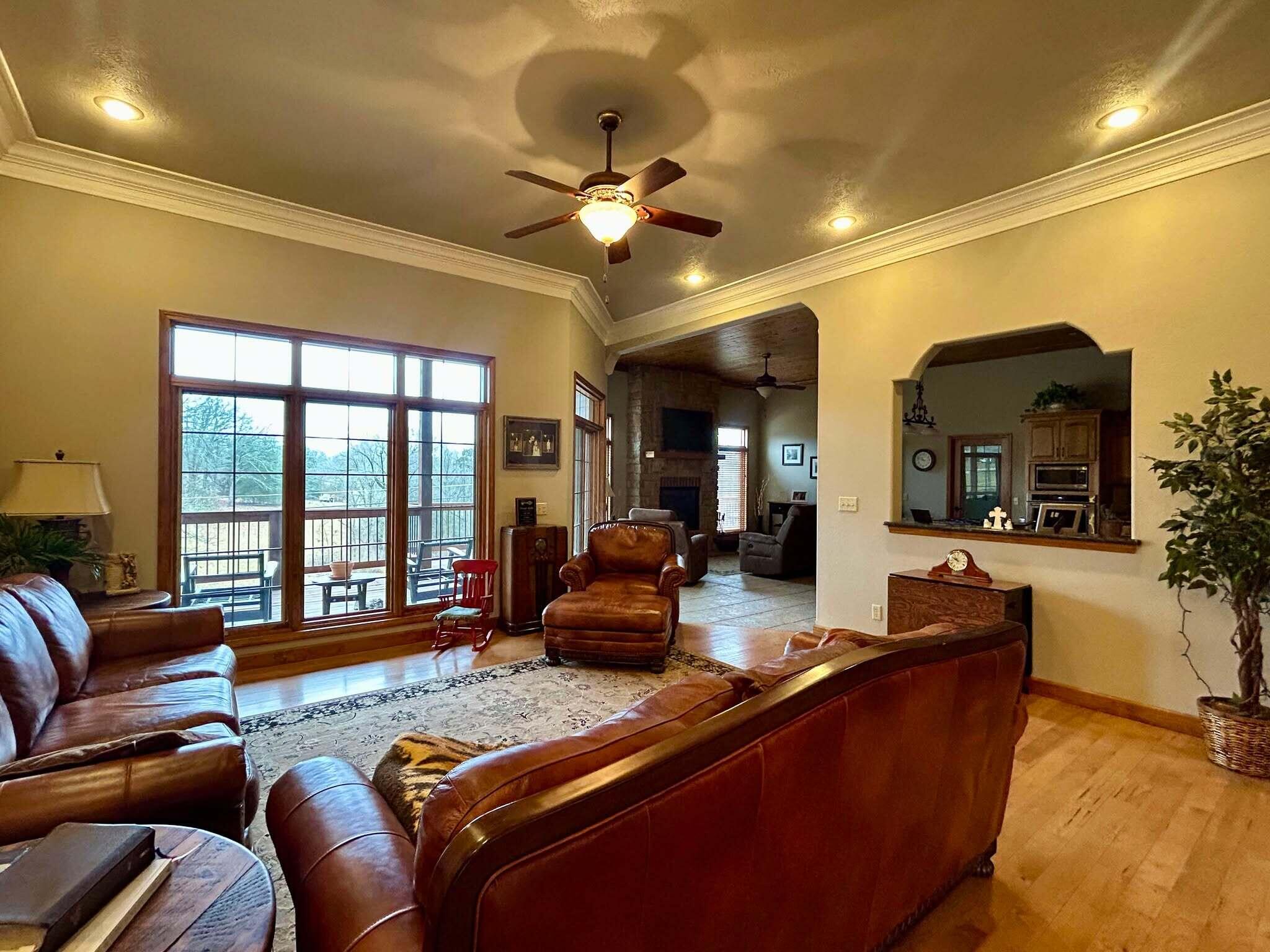 503 Curry Avenue Property Photo 7