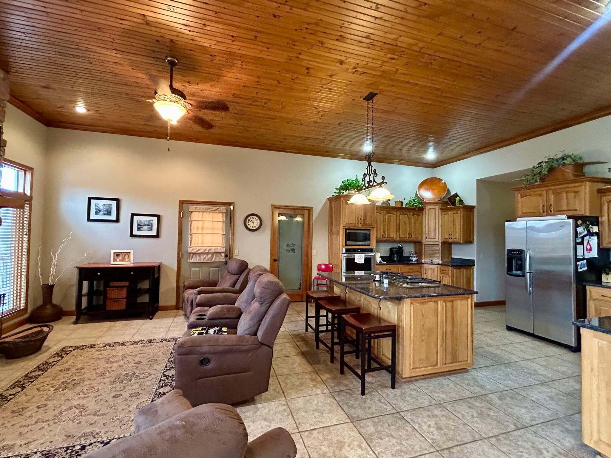 503 Curry Avenue Property Photo 17