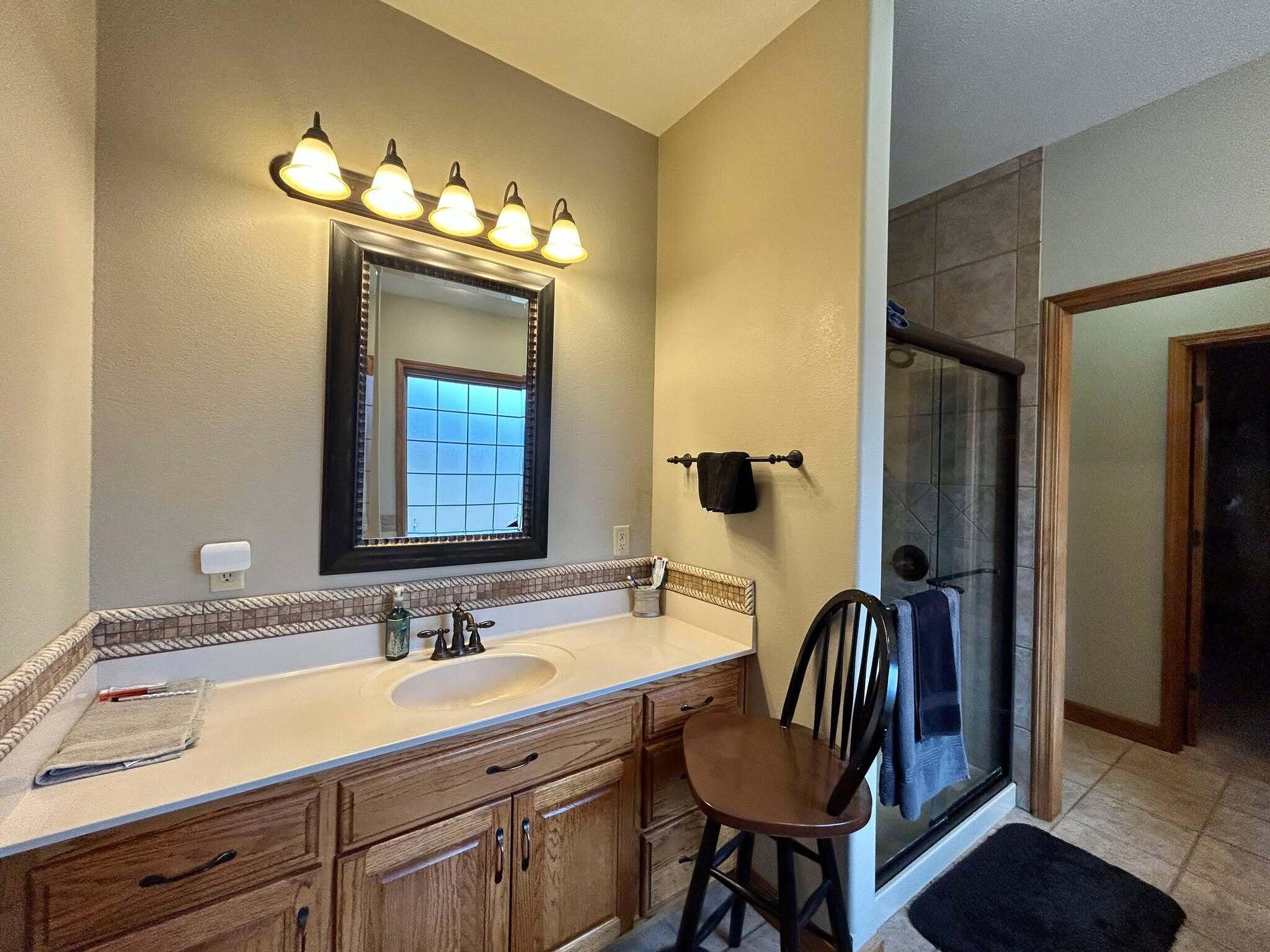 503 Curry Avenue Property Photo 25