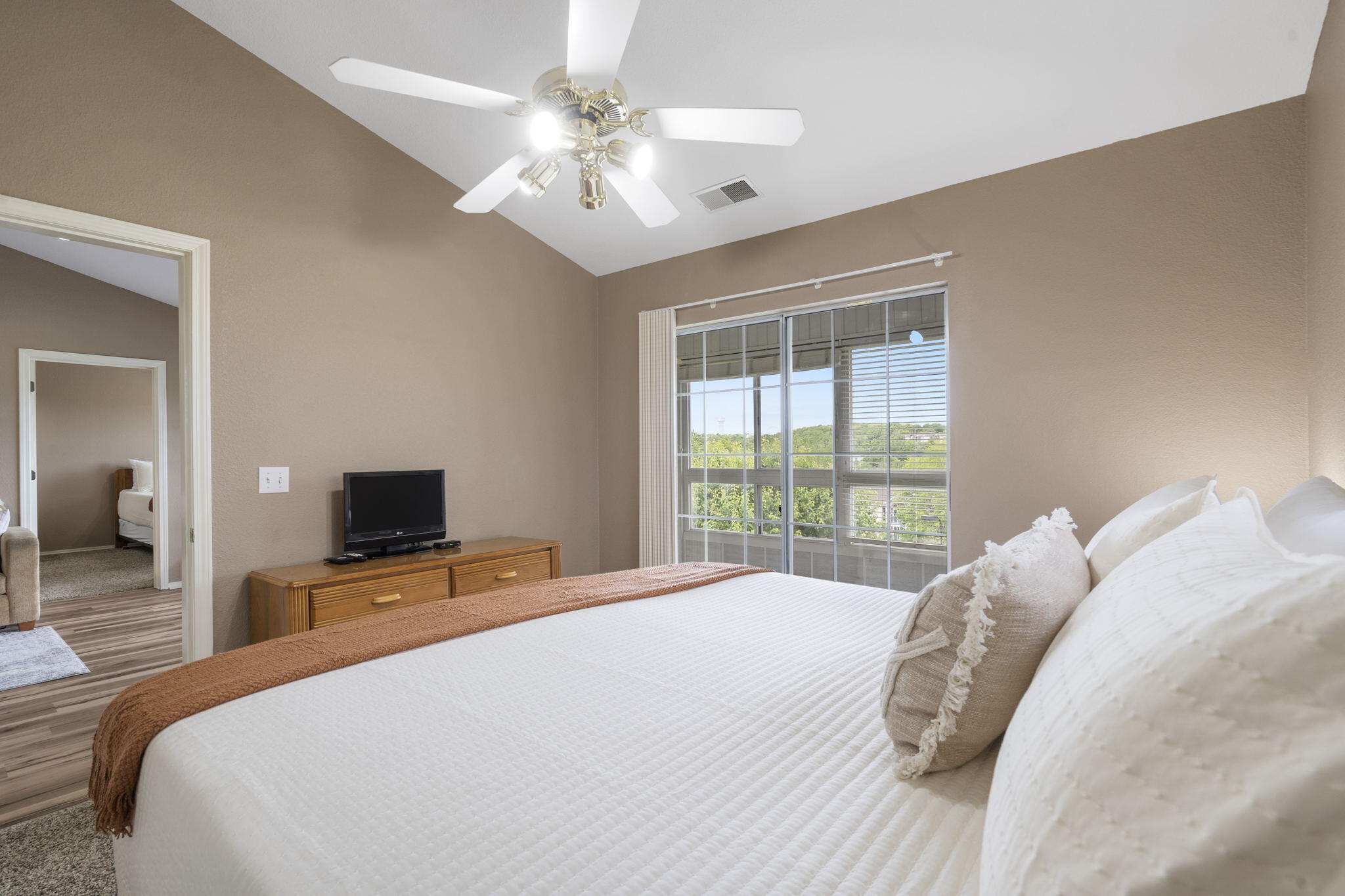 530 Spring Creek Court Property Photo 13