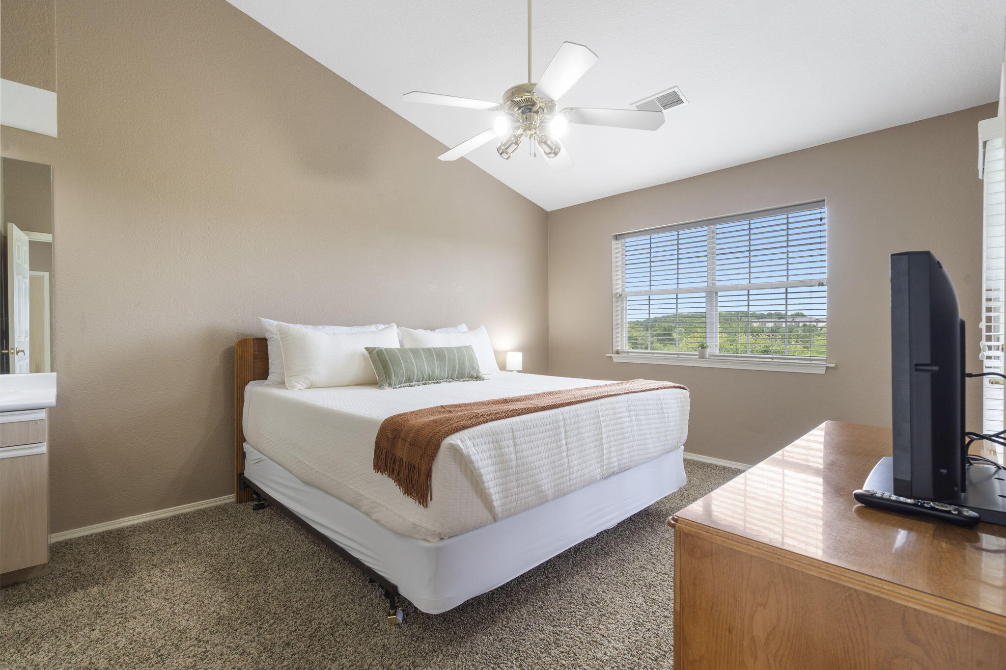 530 Spring Creek Court Property Photo 18