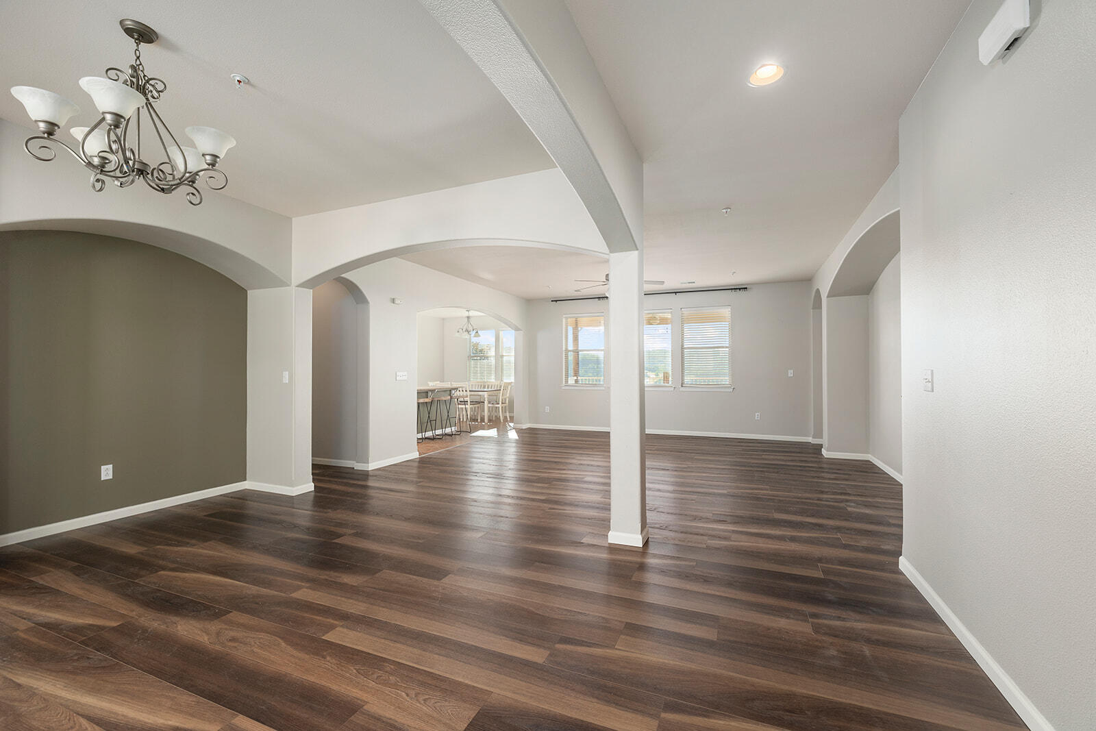 209 Stoney Pointe Drive Property Photo 6