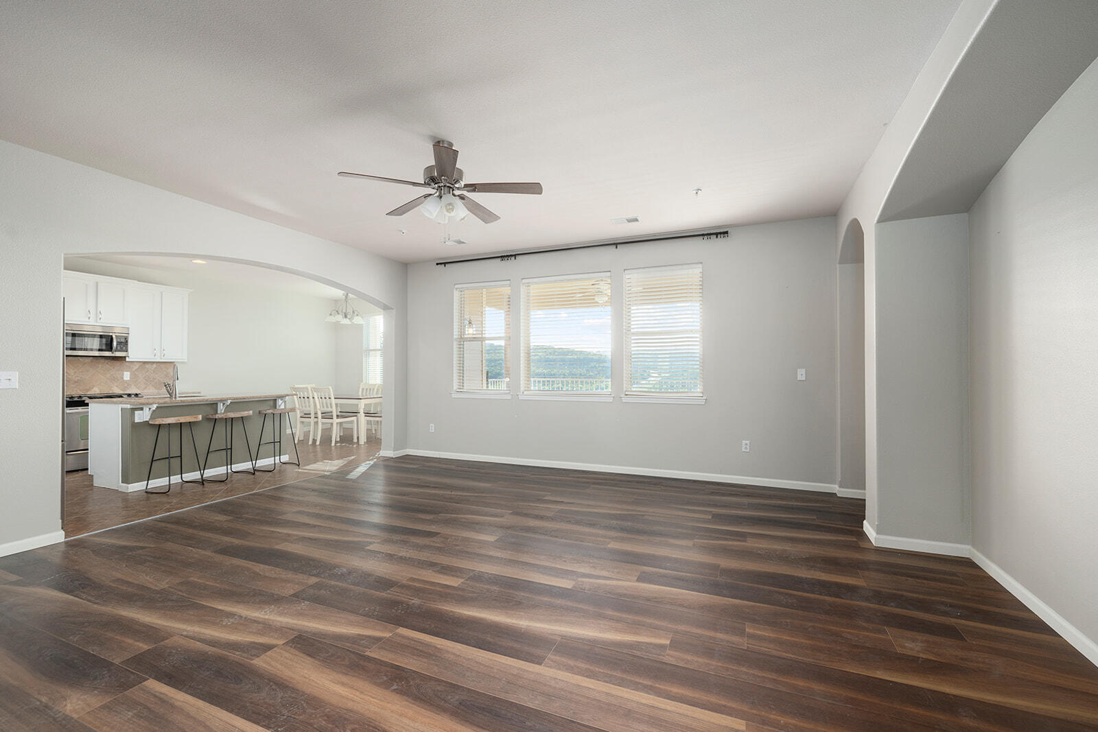 209 Stoney Pointe Drive Property Photo 8