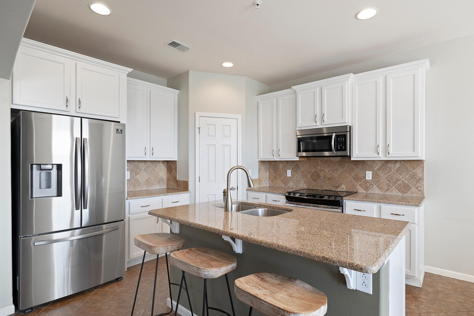 209 Stoney Pointe Drive Property Photo 10