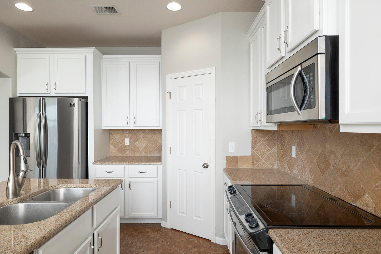 209 Stoney Pointe Drive Property Photo 11