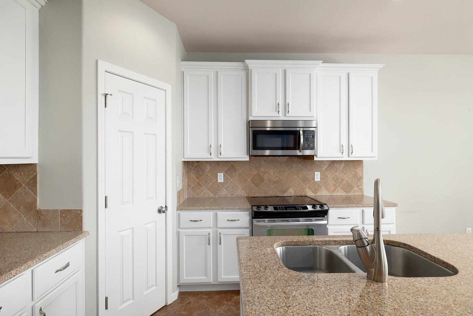 209 Stoney Pointe Drive Property Photo 12