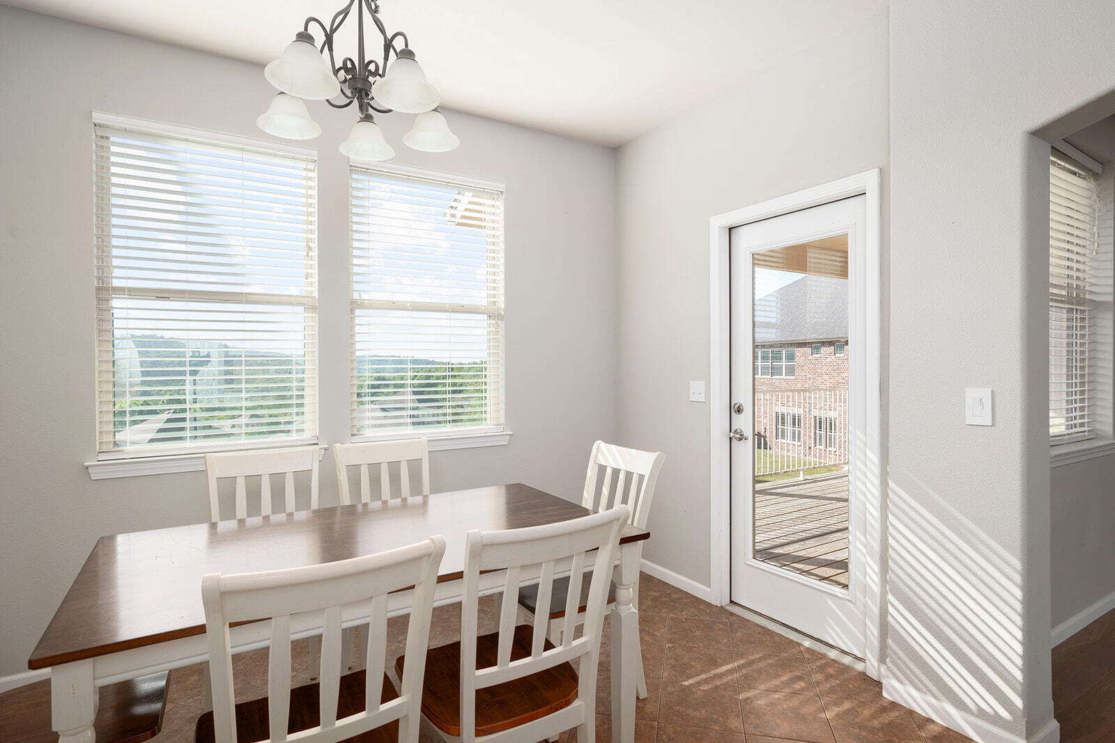 209 Stoney Pointe Drive Property Photo 14