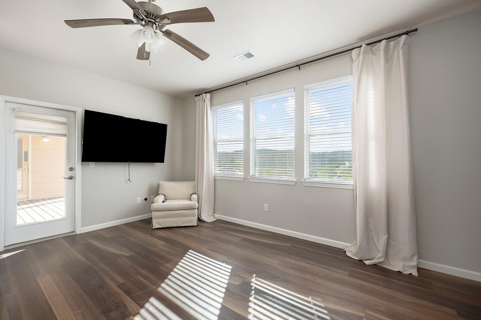 209 Stoney Pointe Drive Property Photo 24