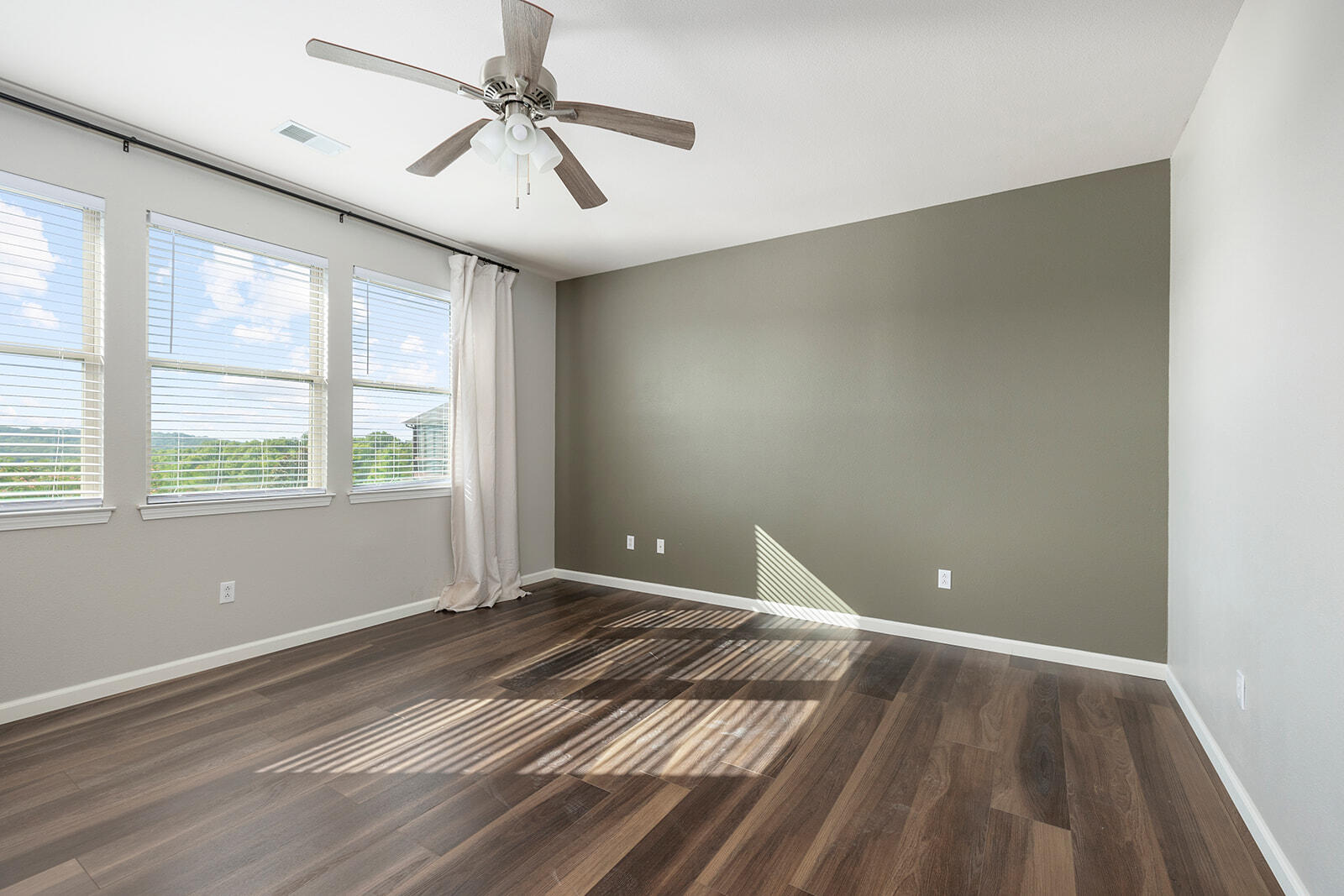 209 Stoney Pointe Drive Property Photo 25