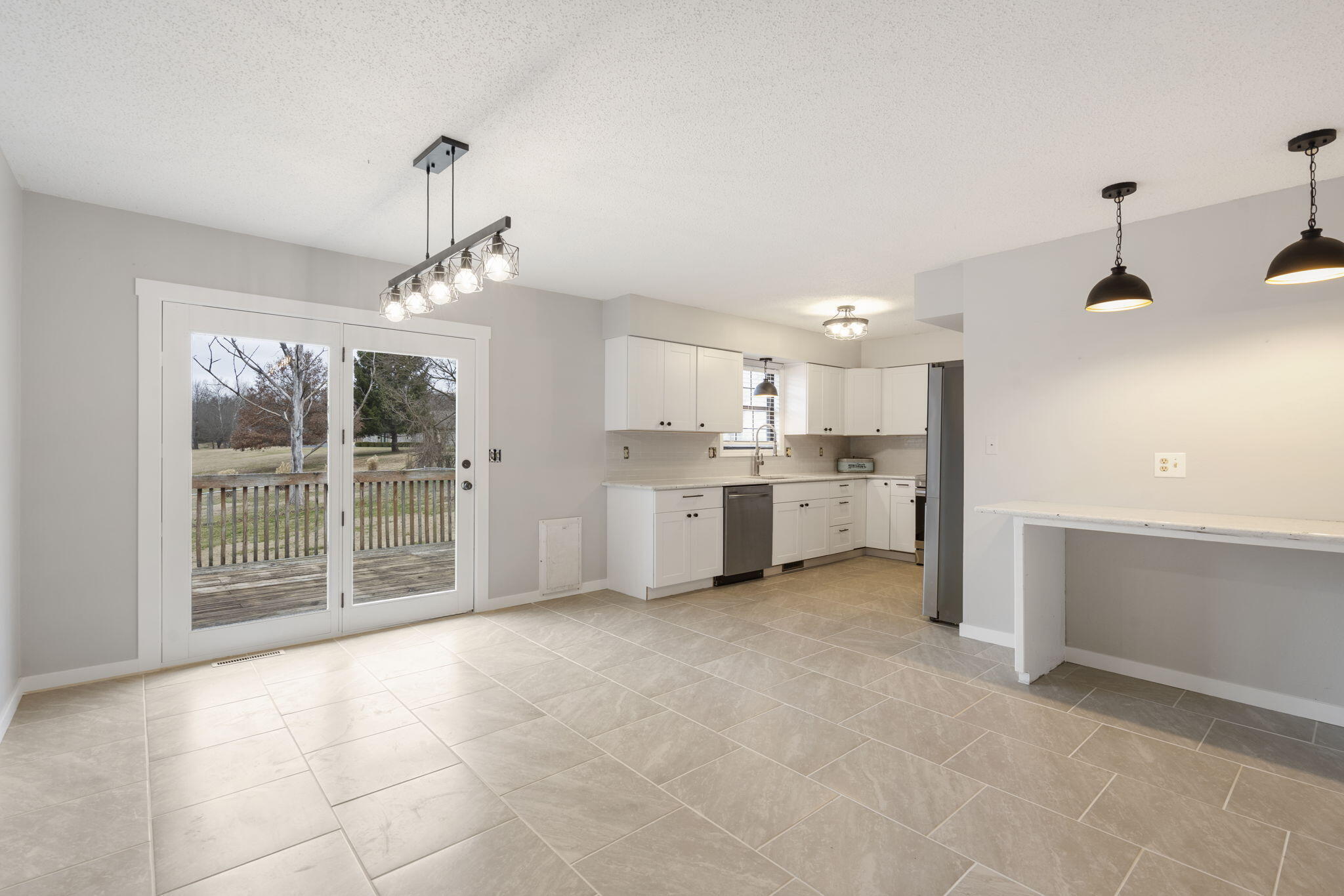 1552 West Oak Ridge Court Property Photo 8