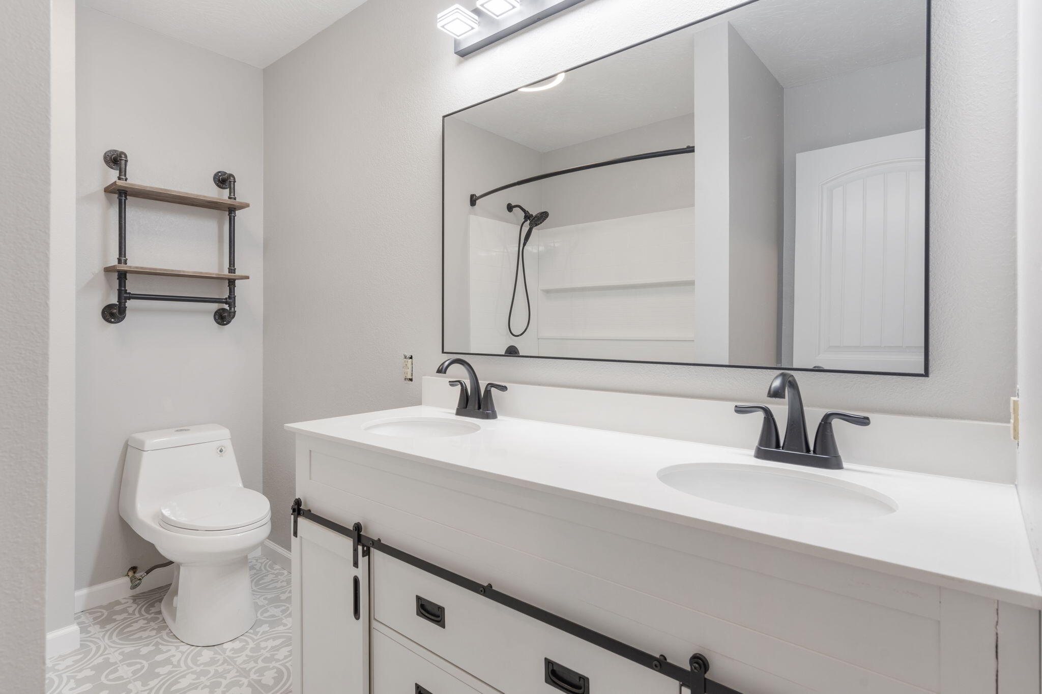 1552 West Oak Ridge Court Property Photo 15