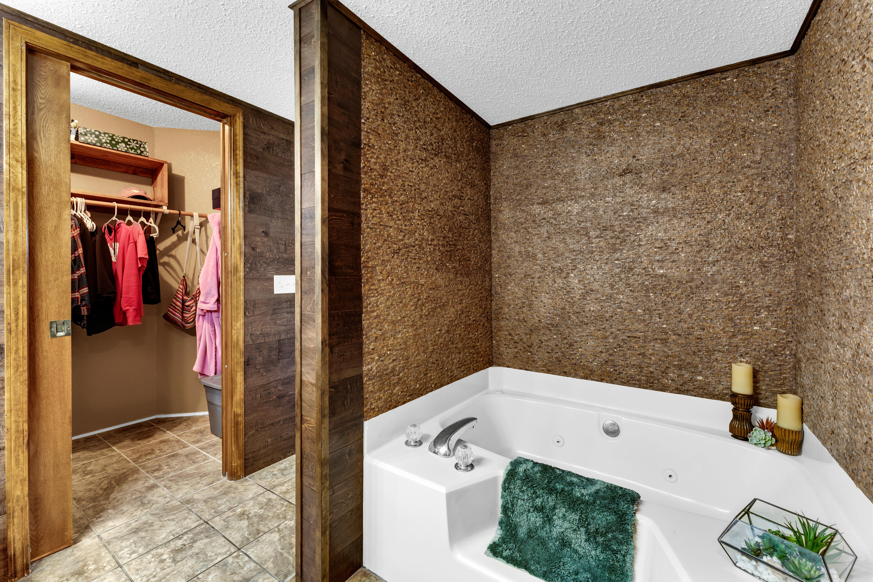 150 Sunken Forest Drive Property Photo 21