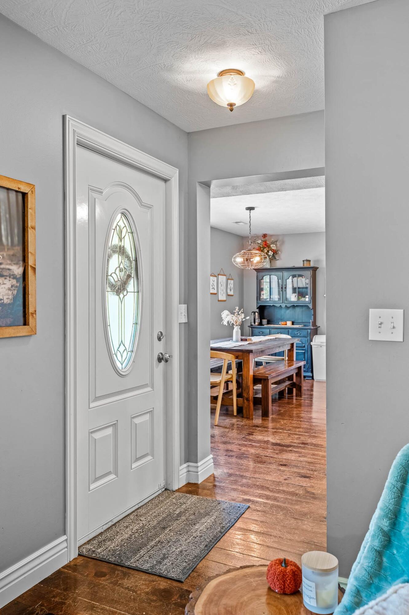 1208 East Lark Street Property Photo 6