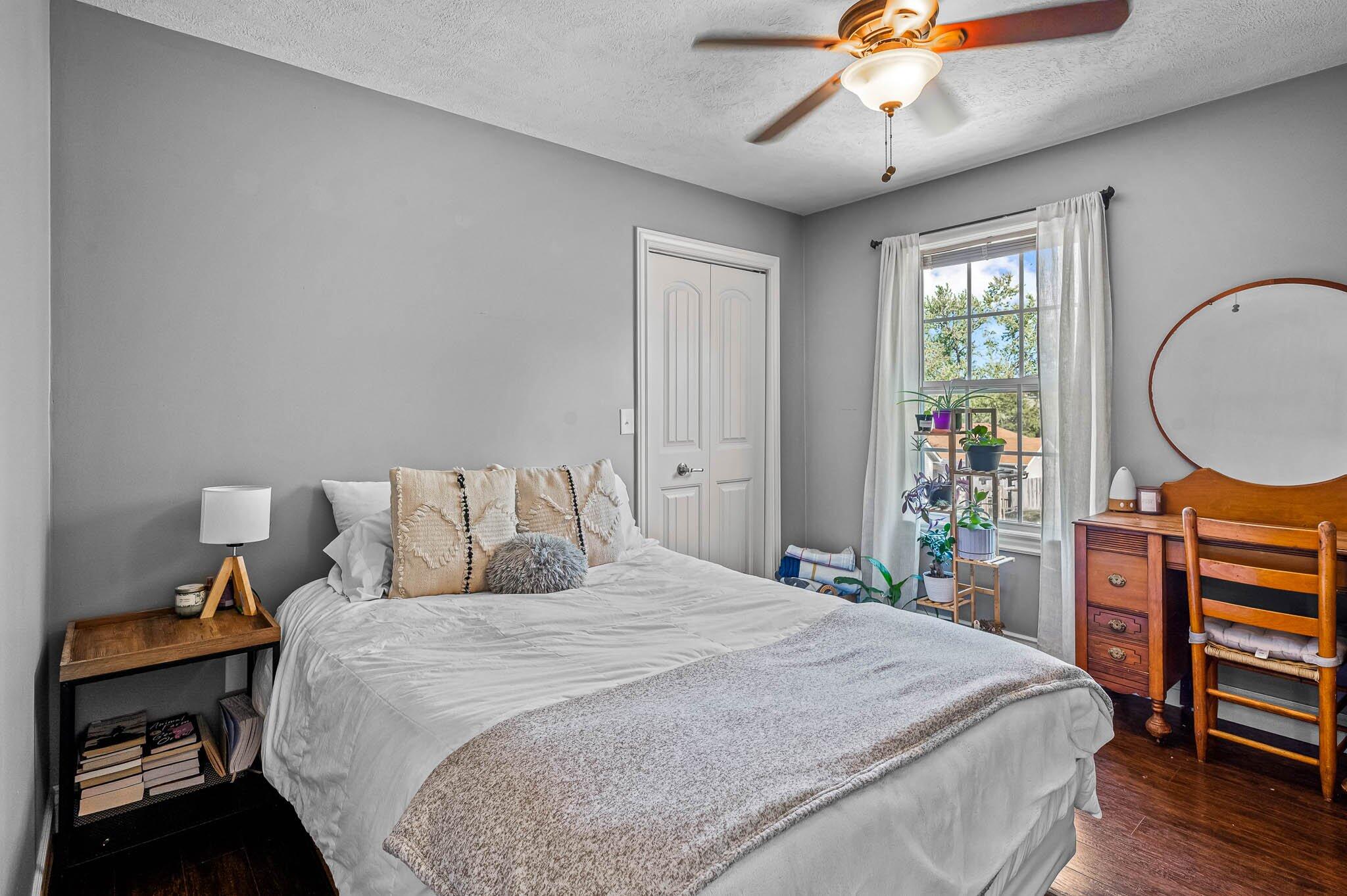 1208 East Lark Street Property Photo 20