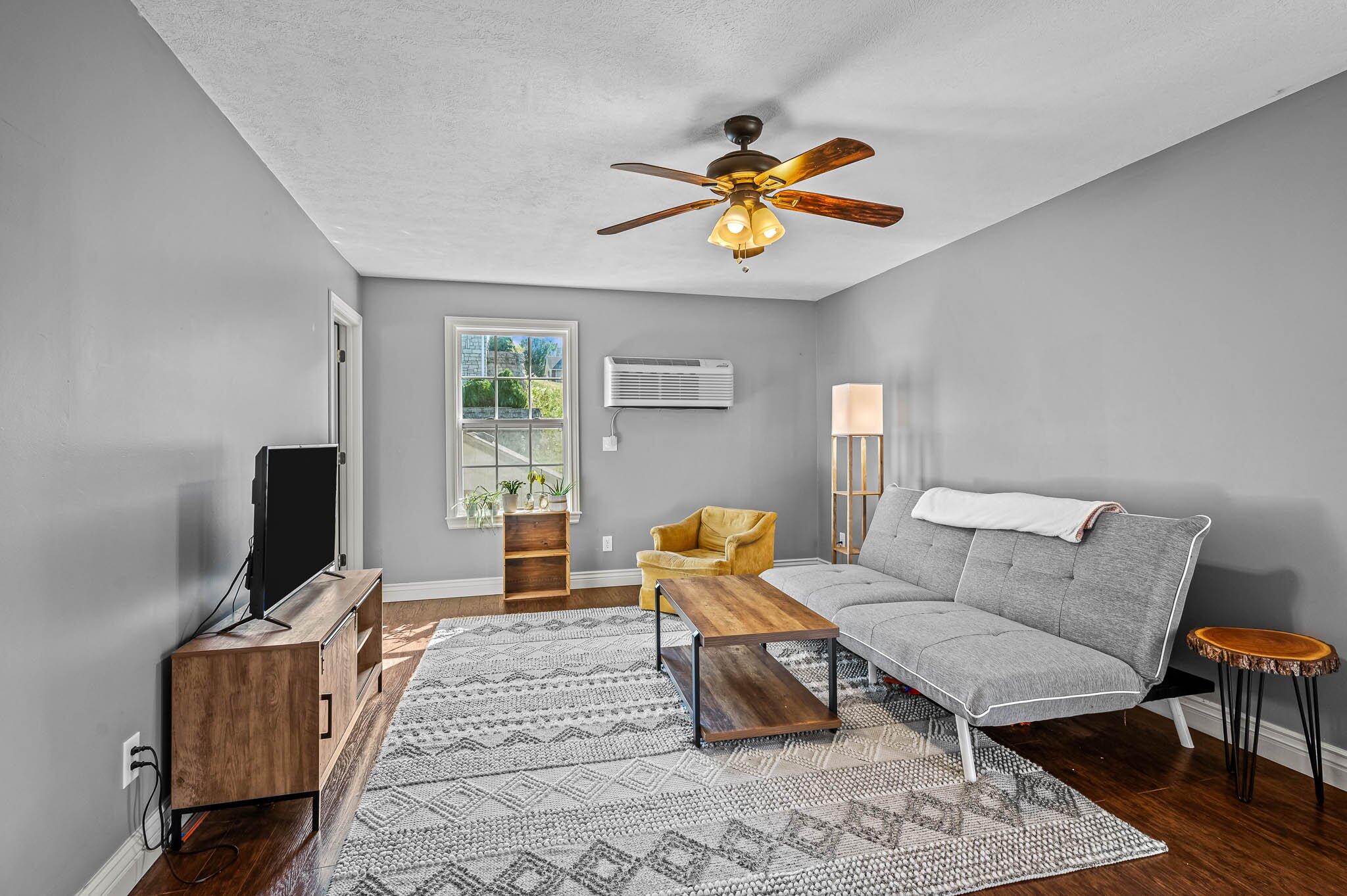 1208 East Lark Street Property Photo 22