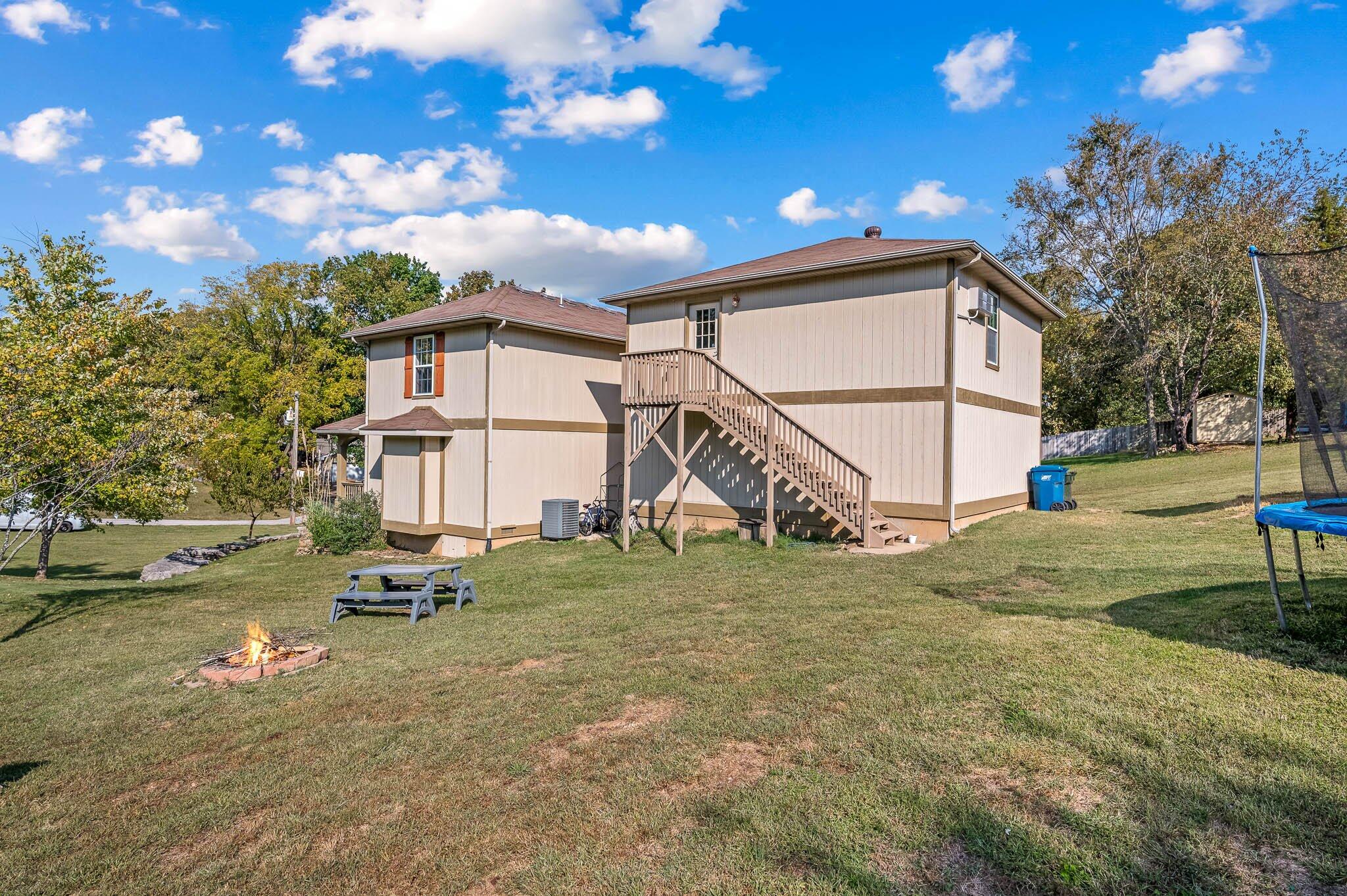 1208 East Lark Street Property Photo 27