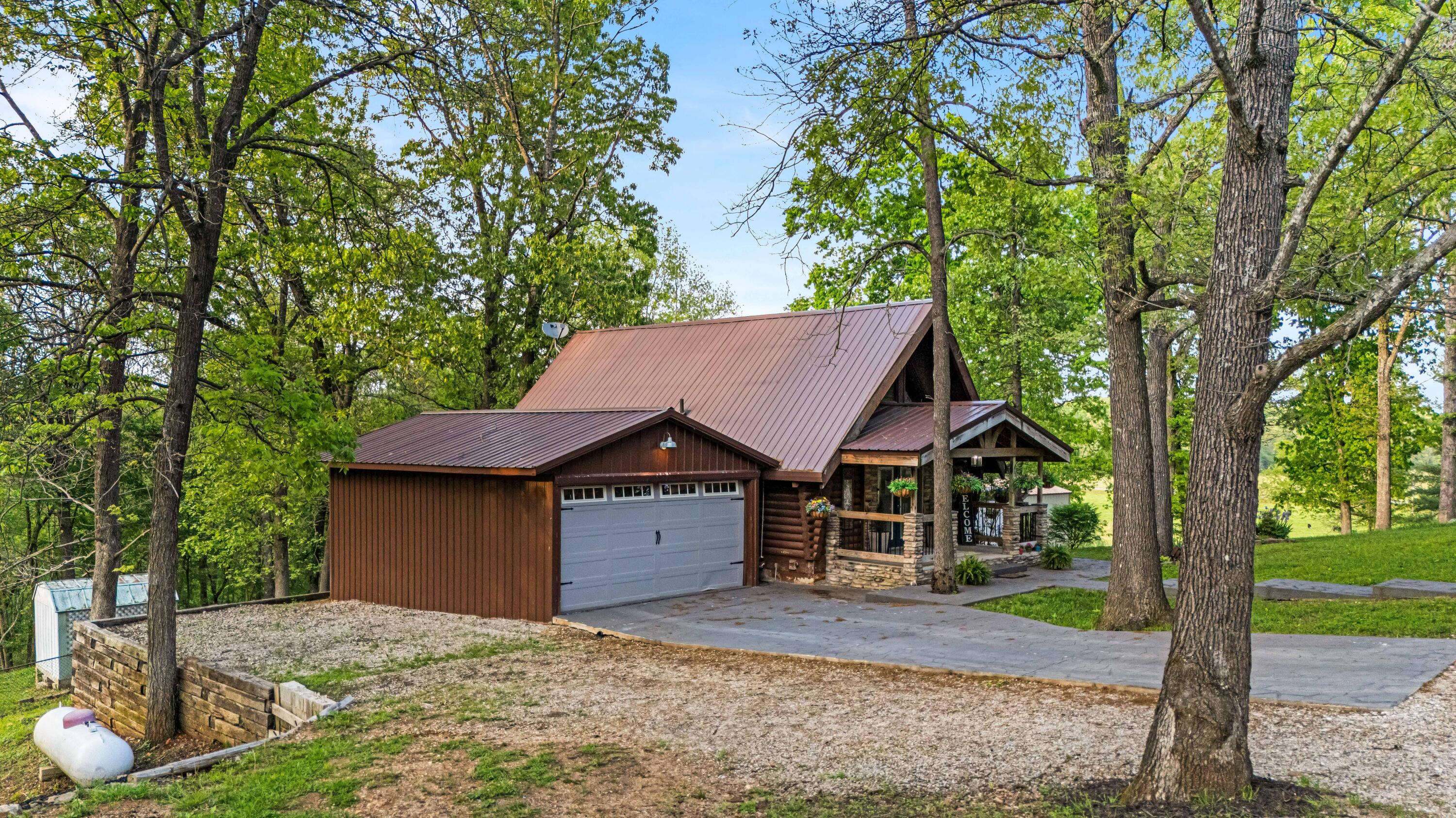 609 County Road 8330 Property Photo 6