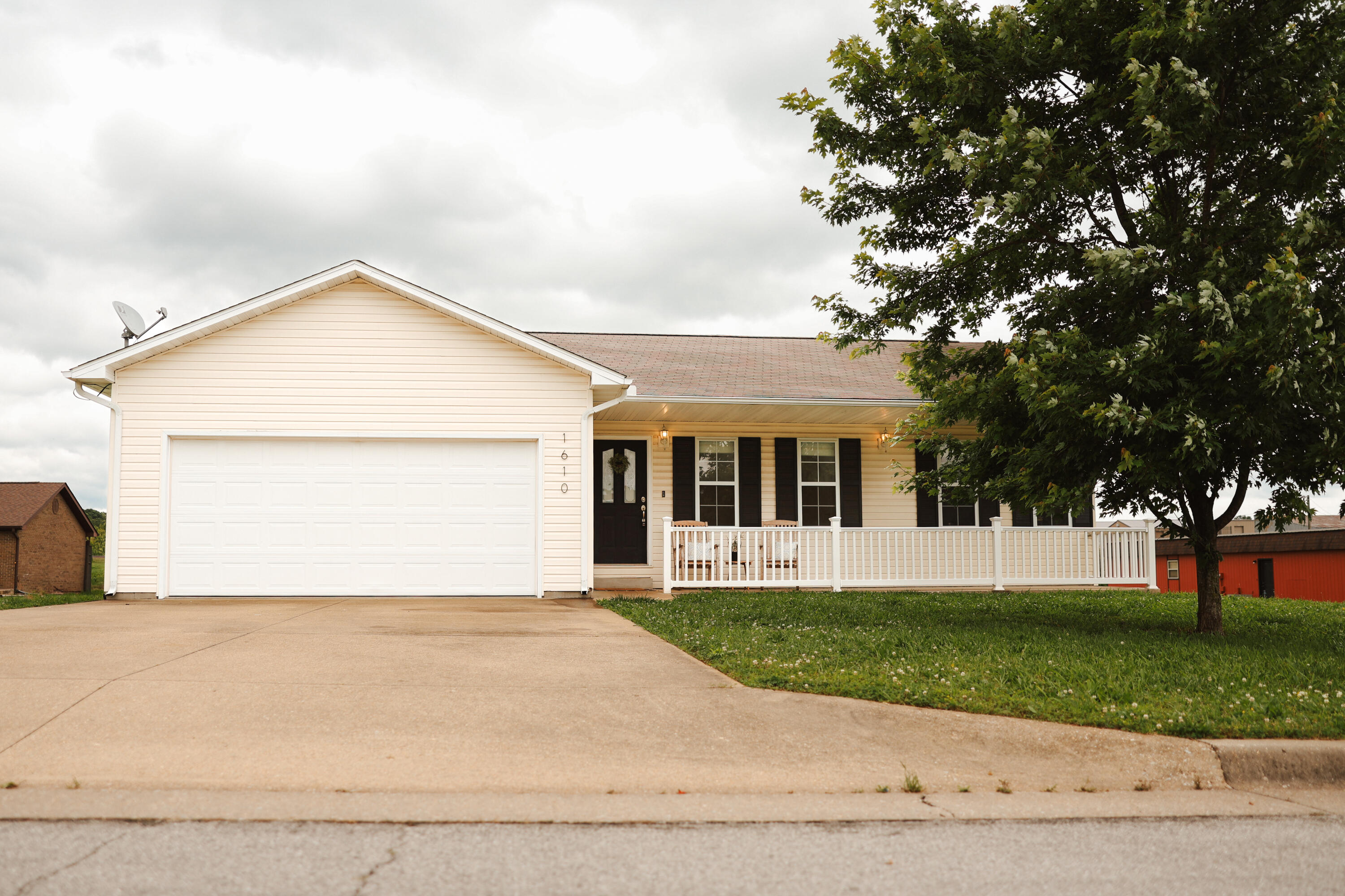 1610 Jon Street Property Photo 1